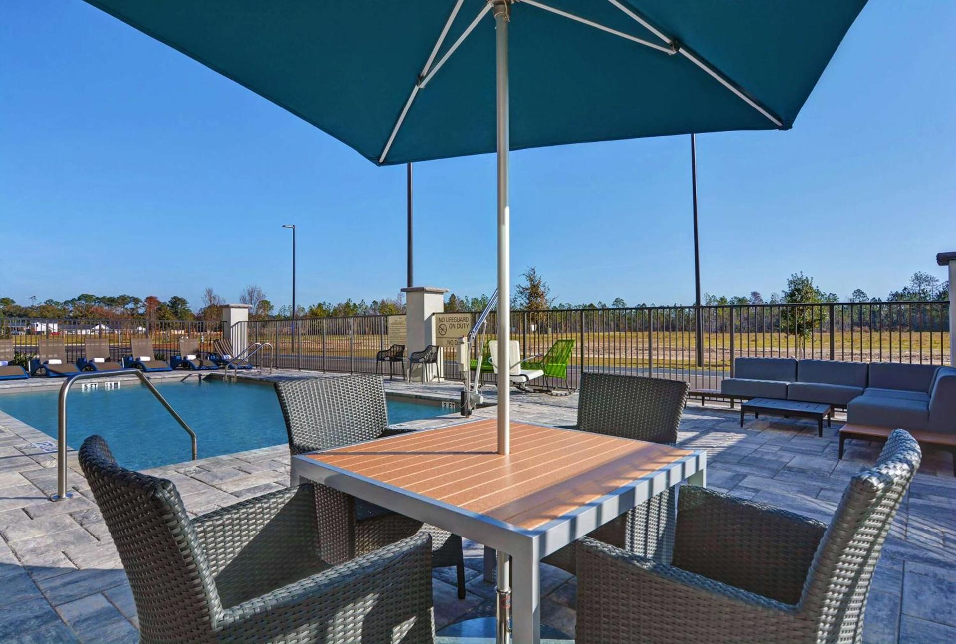Hampton Inn & Suites Middleburg, Fl photo 10