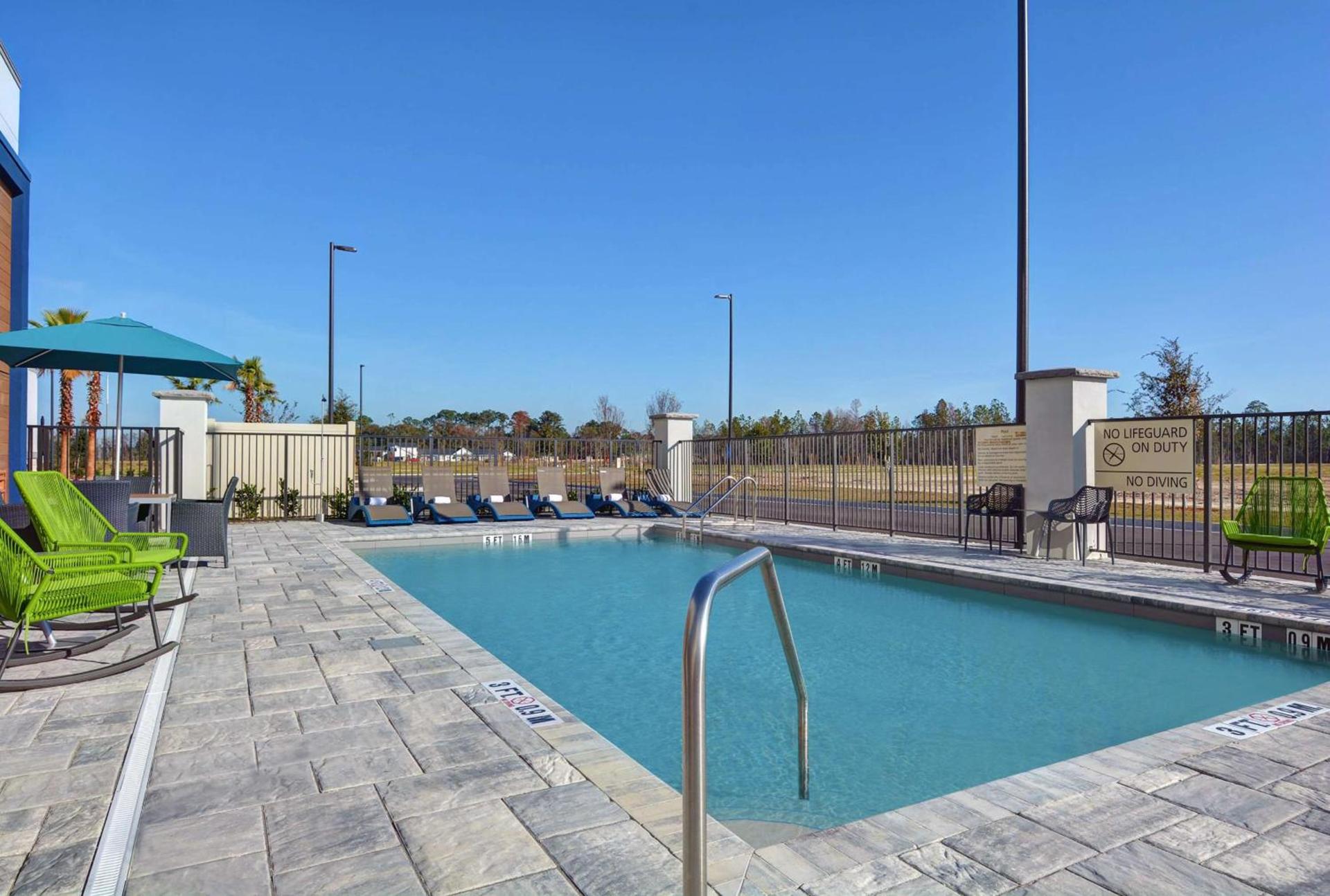 Hampton Inn & Suites Middleburg, Fl photo 11