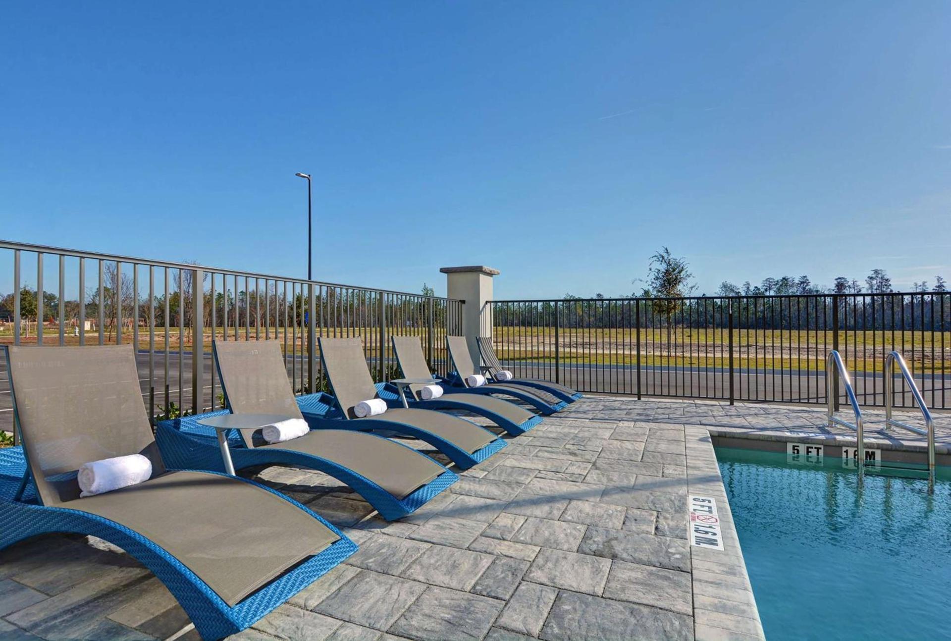 Hampton Inn & Suites Middleburg, Fl photo 12