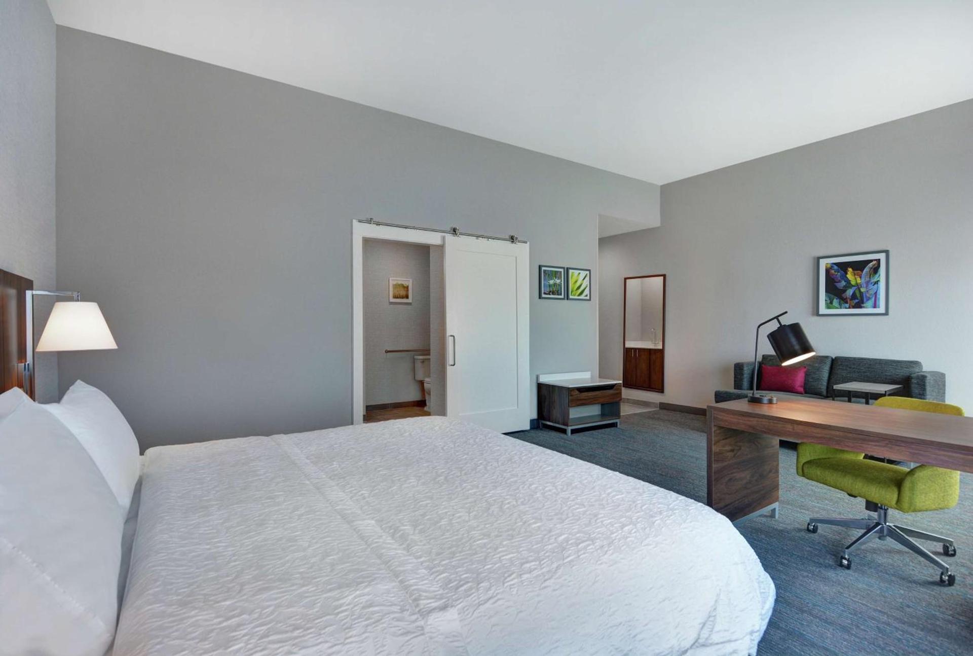 Hampton Inn & Suites Middleburg, Fl photo 23