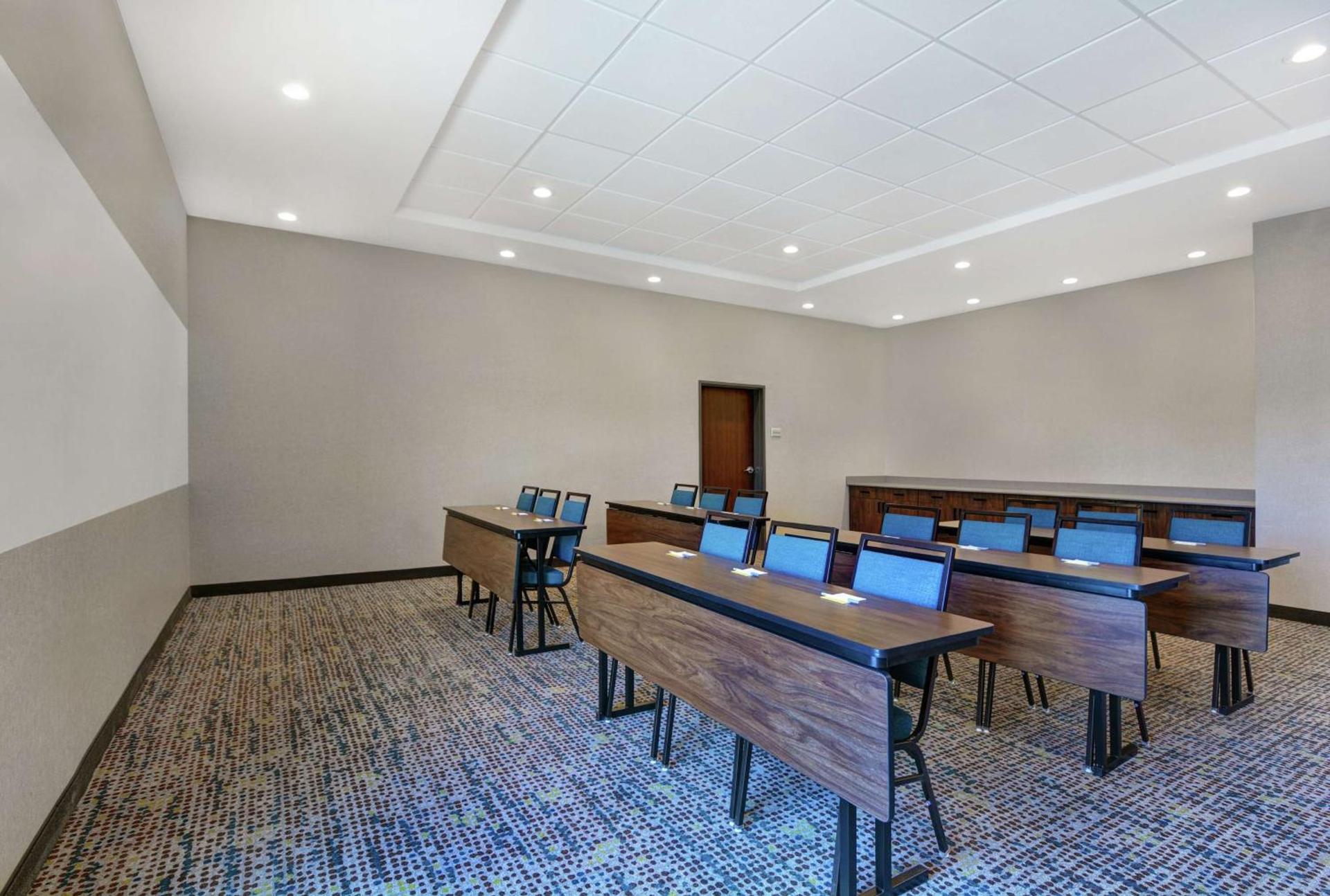 Hampton Inn & Suites Middleburg, Fl photo 39