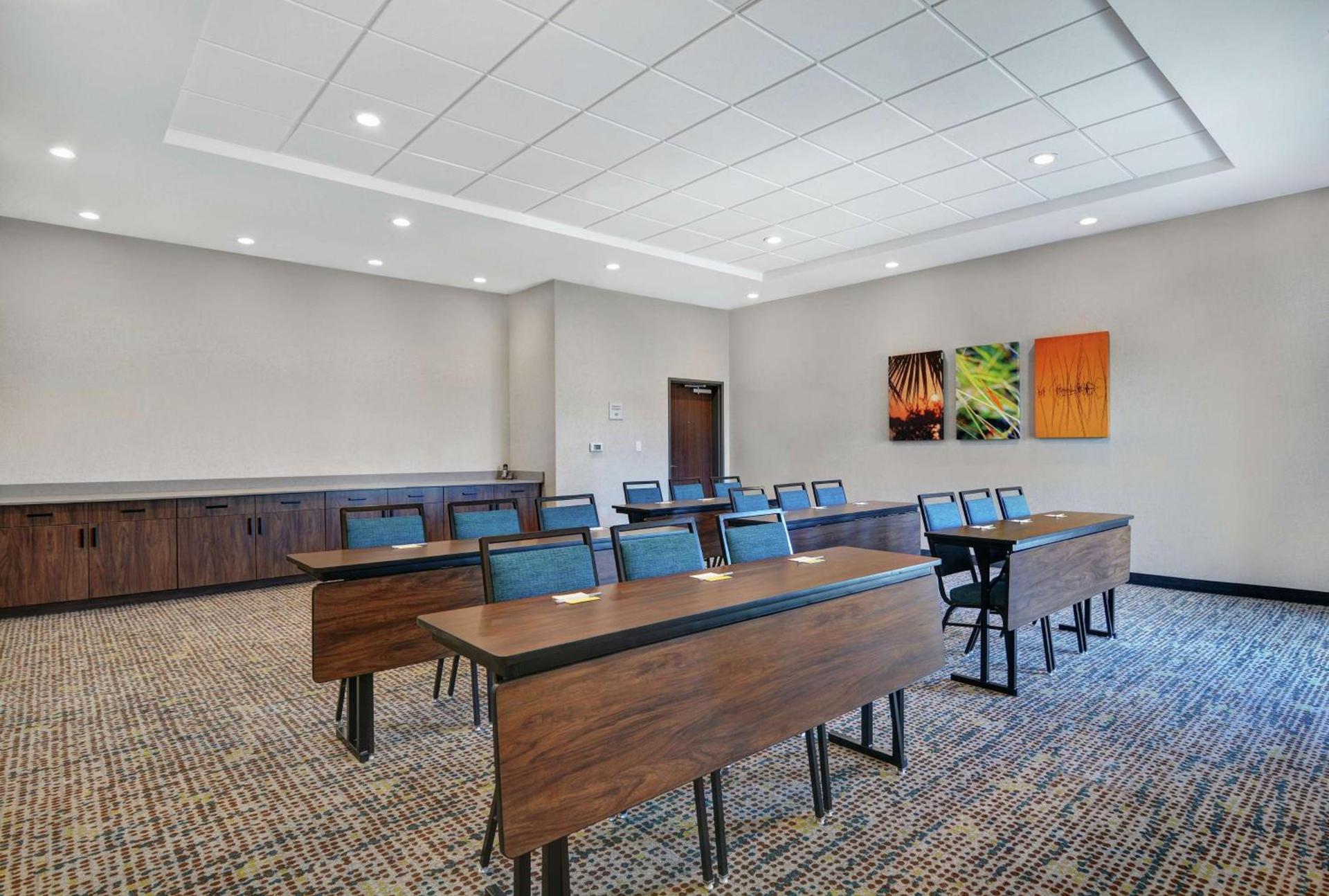 Hampton Inn & Suites Middleburg, Fl photo 38