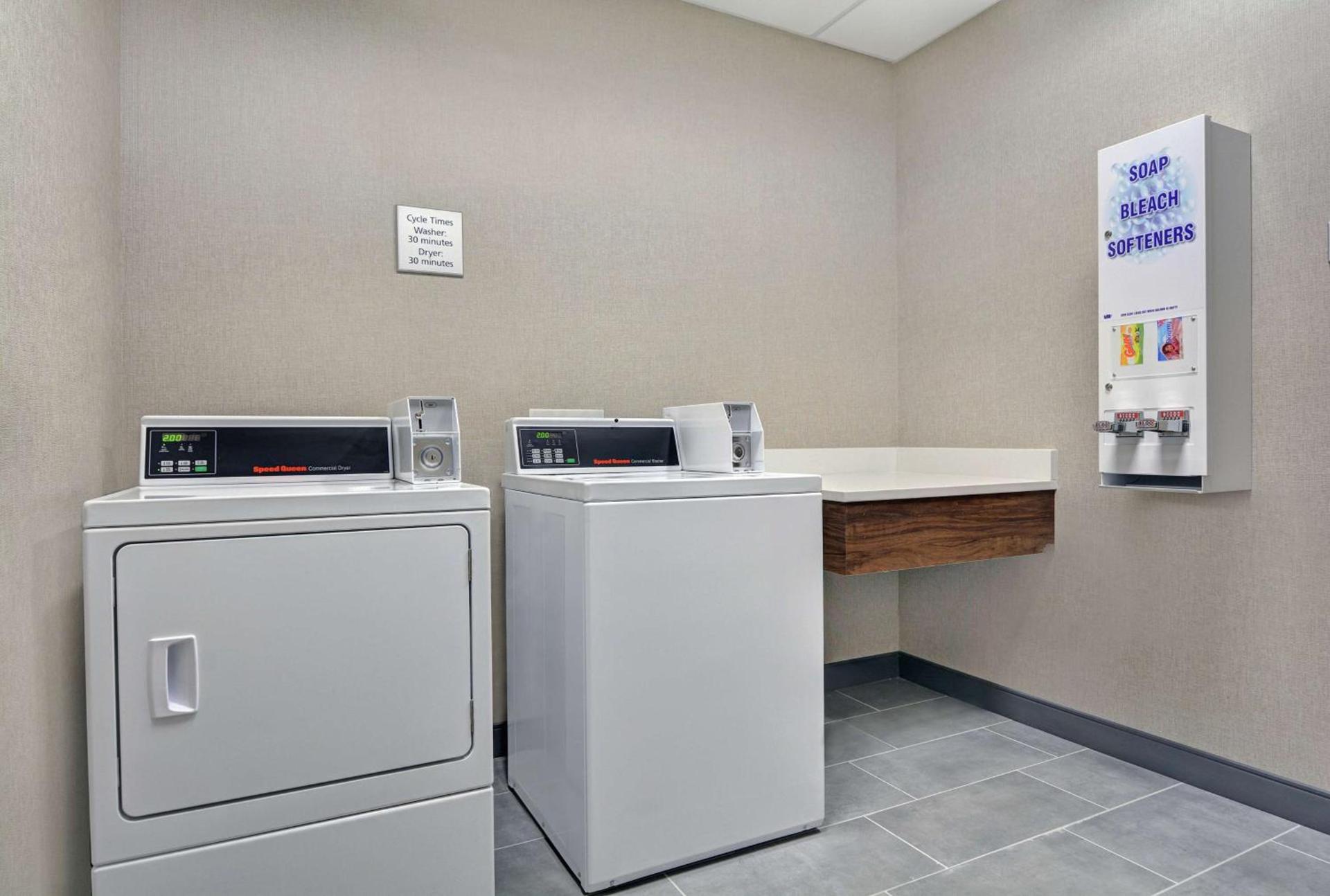 Hampton Inn & Suites Middleburg, Fl photo 40