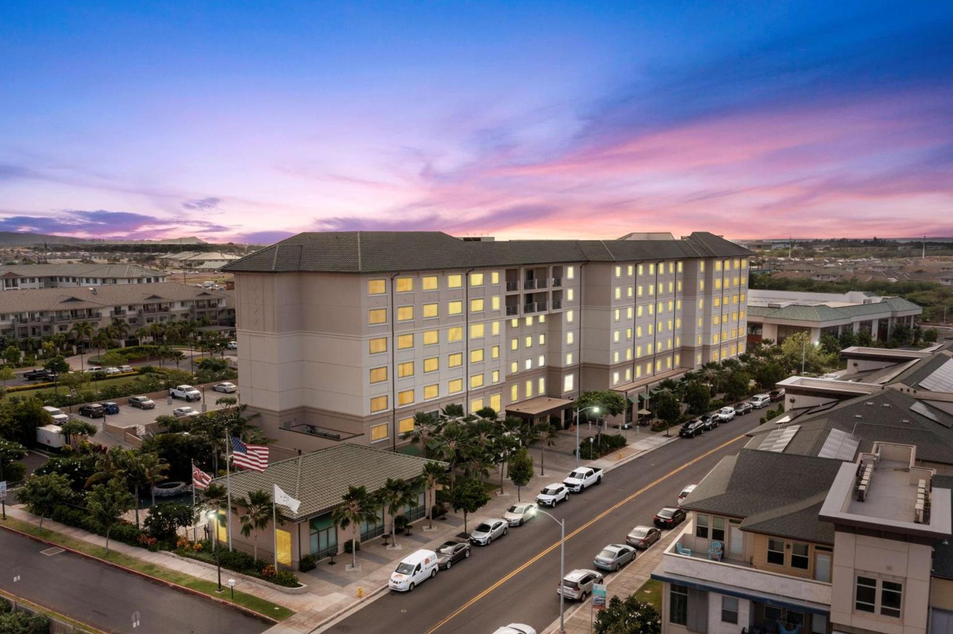 Embassy Suites By Hilton Oahu Kapolei - FREE Breakfast — hotel in Kapolei