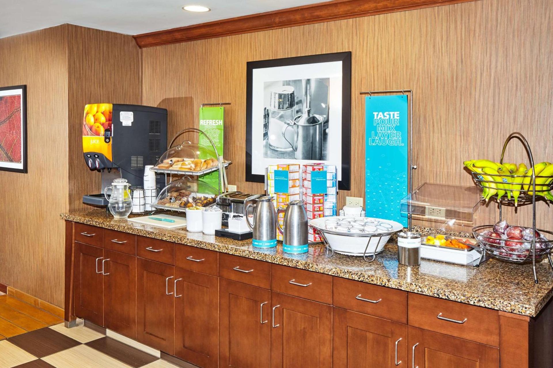 Hampton Inn Lafayette photo 7
