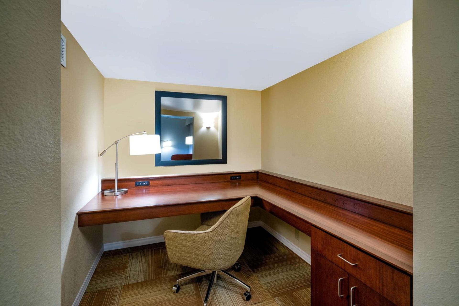 Hampton Inn Lafayette photo 19