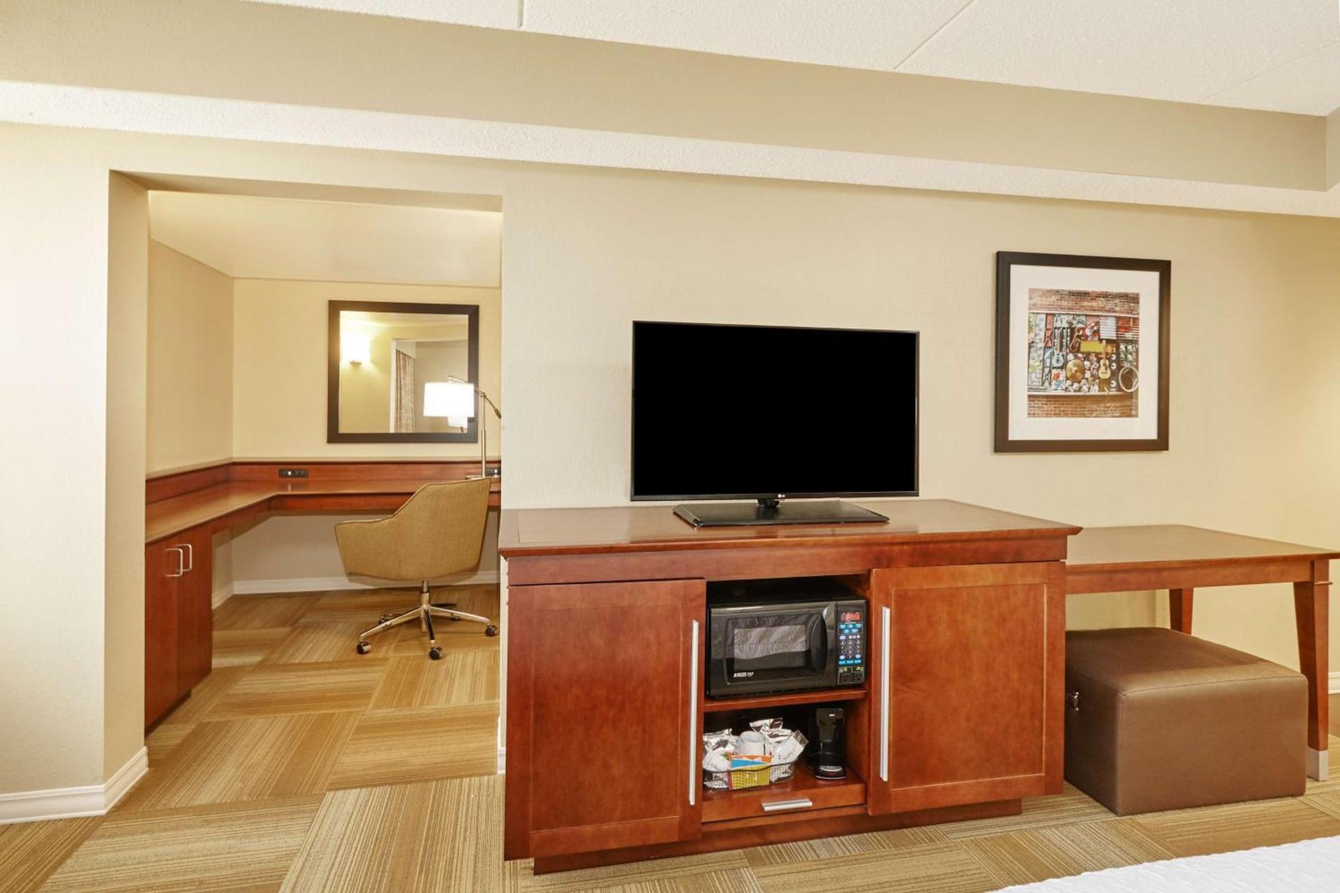 Hampton Inn Lafayette photo 37