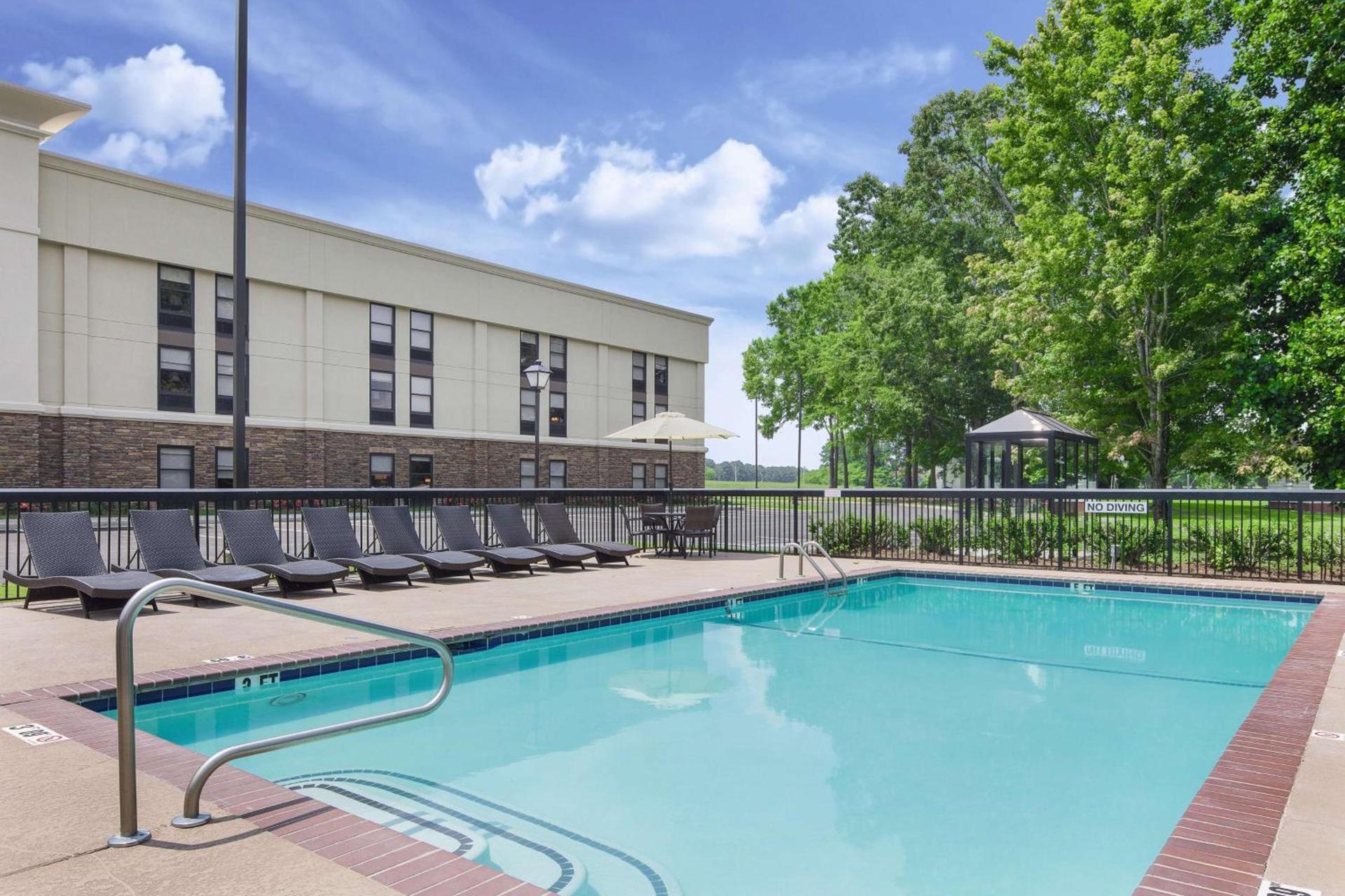 Hampton Inn Lagrange near Callaway Gardens photo 7