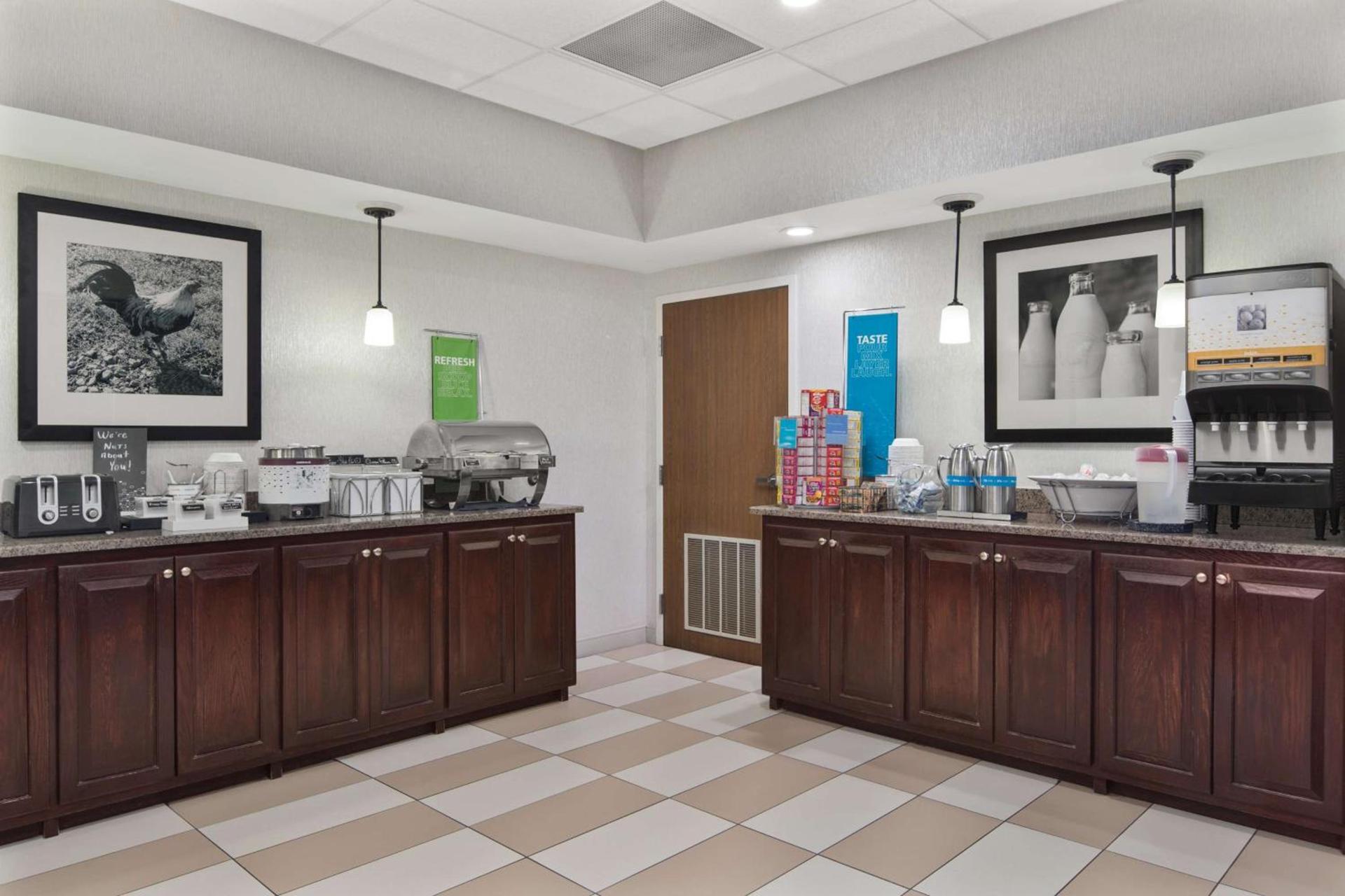 Hampton Inn Lagrange near Callaway Gardens photo 9