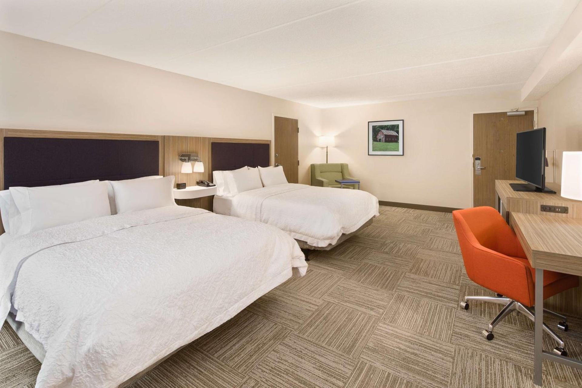 Hampton Inn Lagrange near Callaway Gardens photo 17