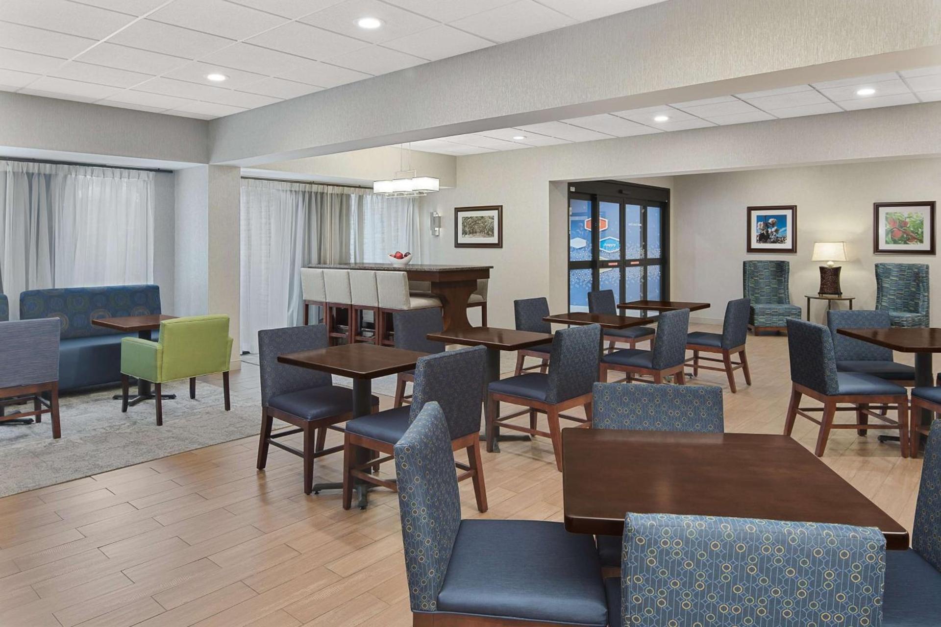 Hampton Inn Lagrange near Callaway Gardens photo 6