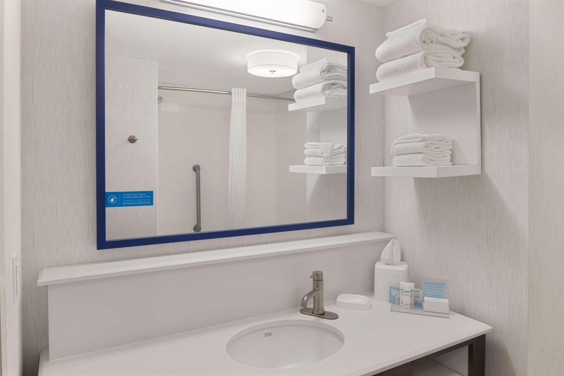 Hampton Inn Lagrange near Callaway Gardens photo 20