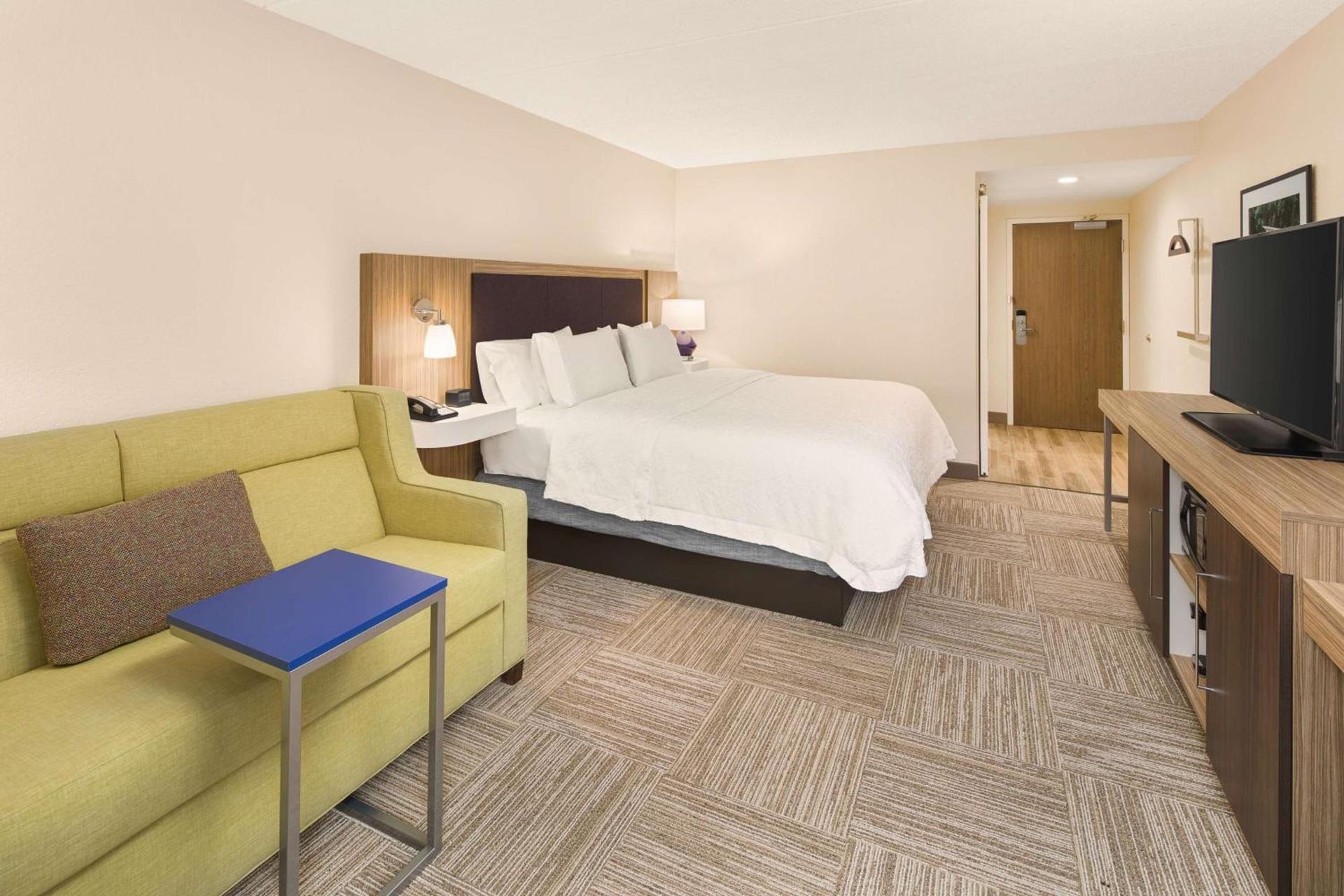 Hampton Inn Lagrange near Callaway Gardens photo 25