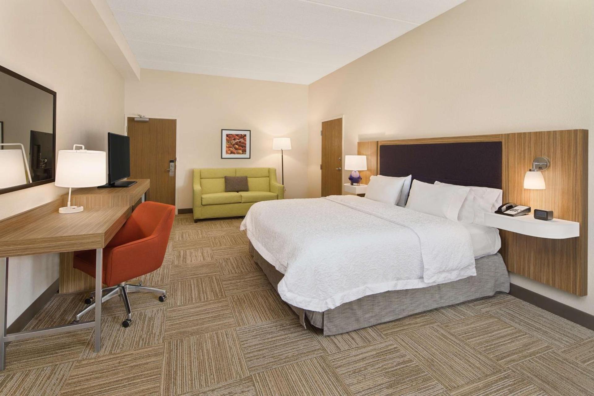 Hampton Inn Lagrange near Callaway Gardens photo 2