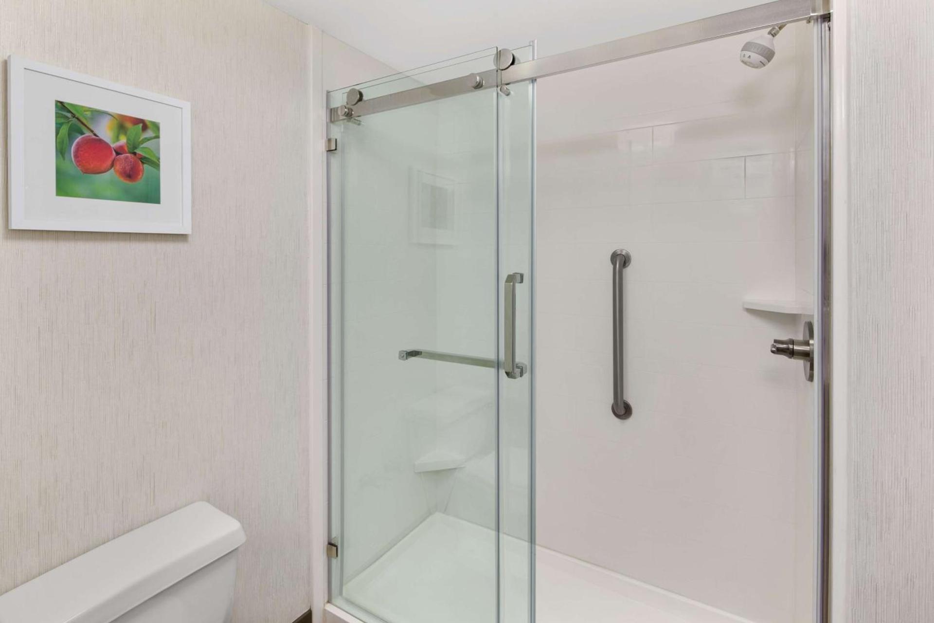 Hampton Inn Lagrange near Callaway Gardens photo 30
