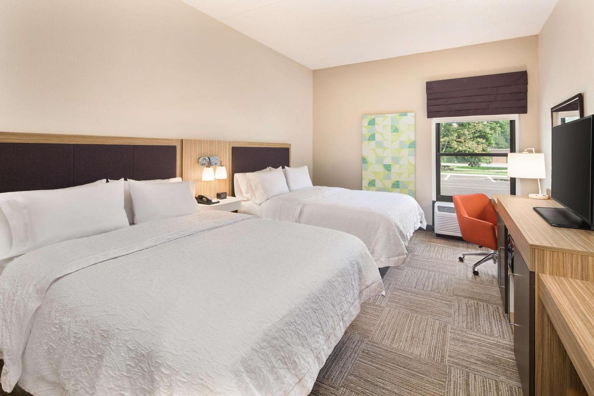 Hampton Inn Lagrange near Callaway Gardens photo 31