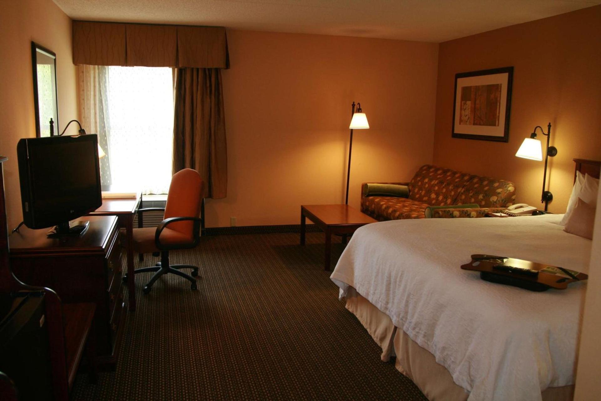 Hampton Inn Lagrange near Callaway Gardens photo 33