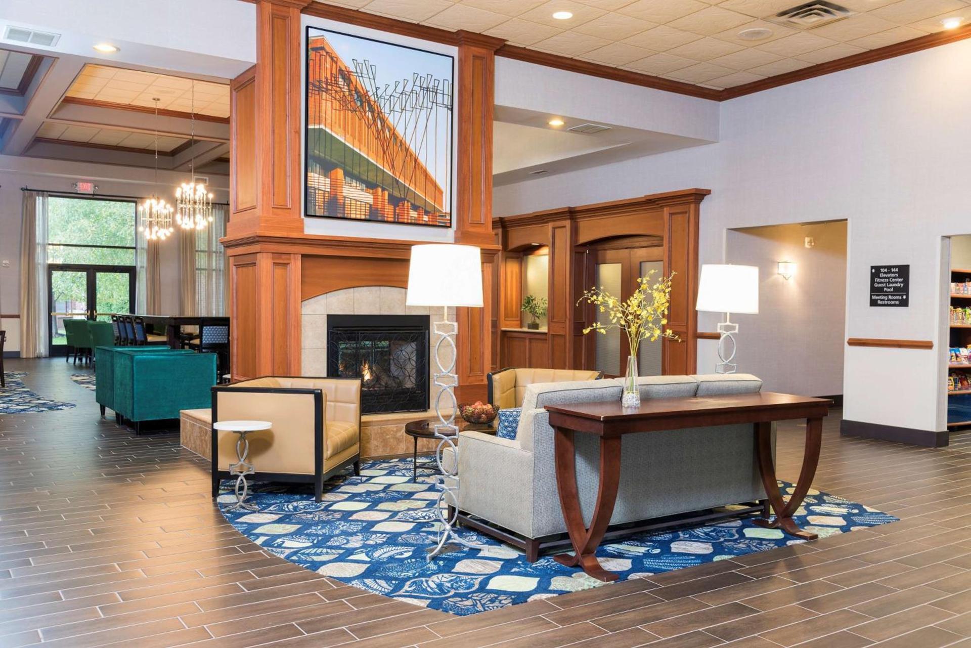 Hampton Inn & Suites East Lansing photo 2