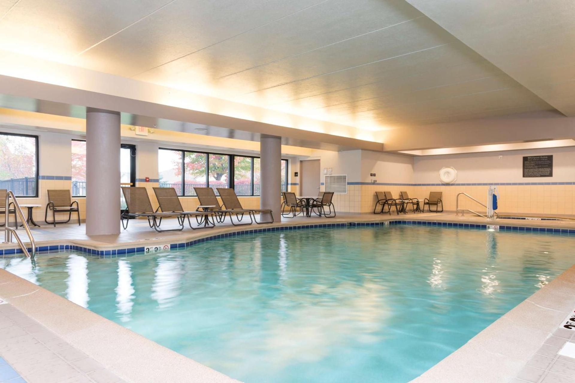 Hampton Inn & Suites East Lansing photo 6