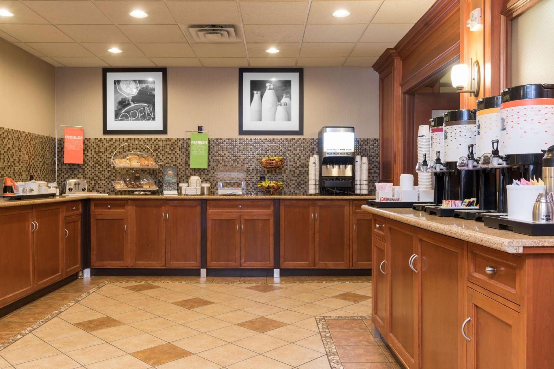 Hampton Inn & Suites East Lansing photo 9