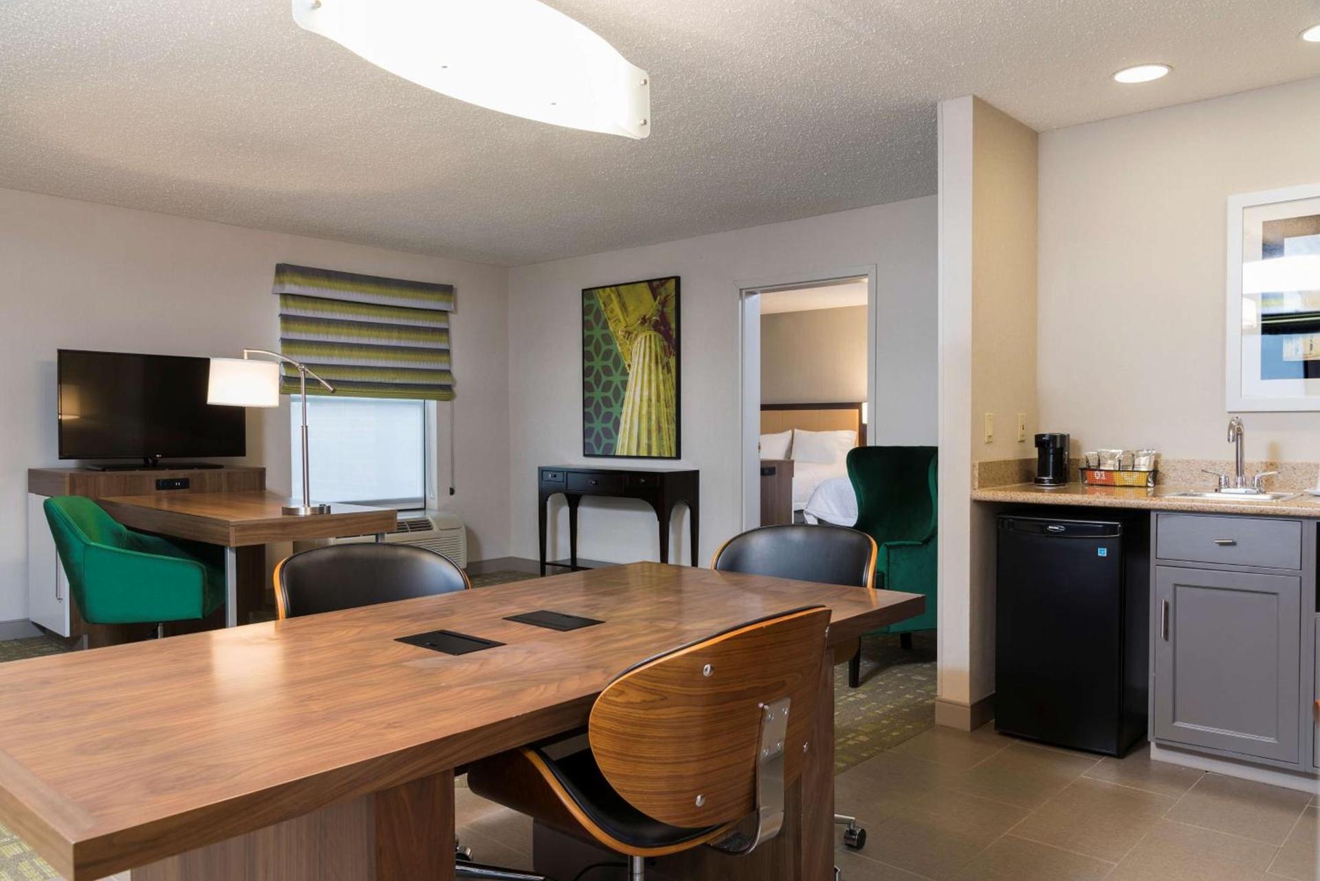 Hampton Inn & Suites East Lansing photo 12