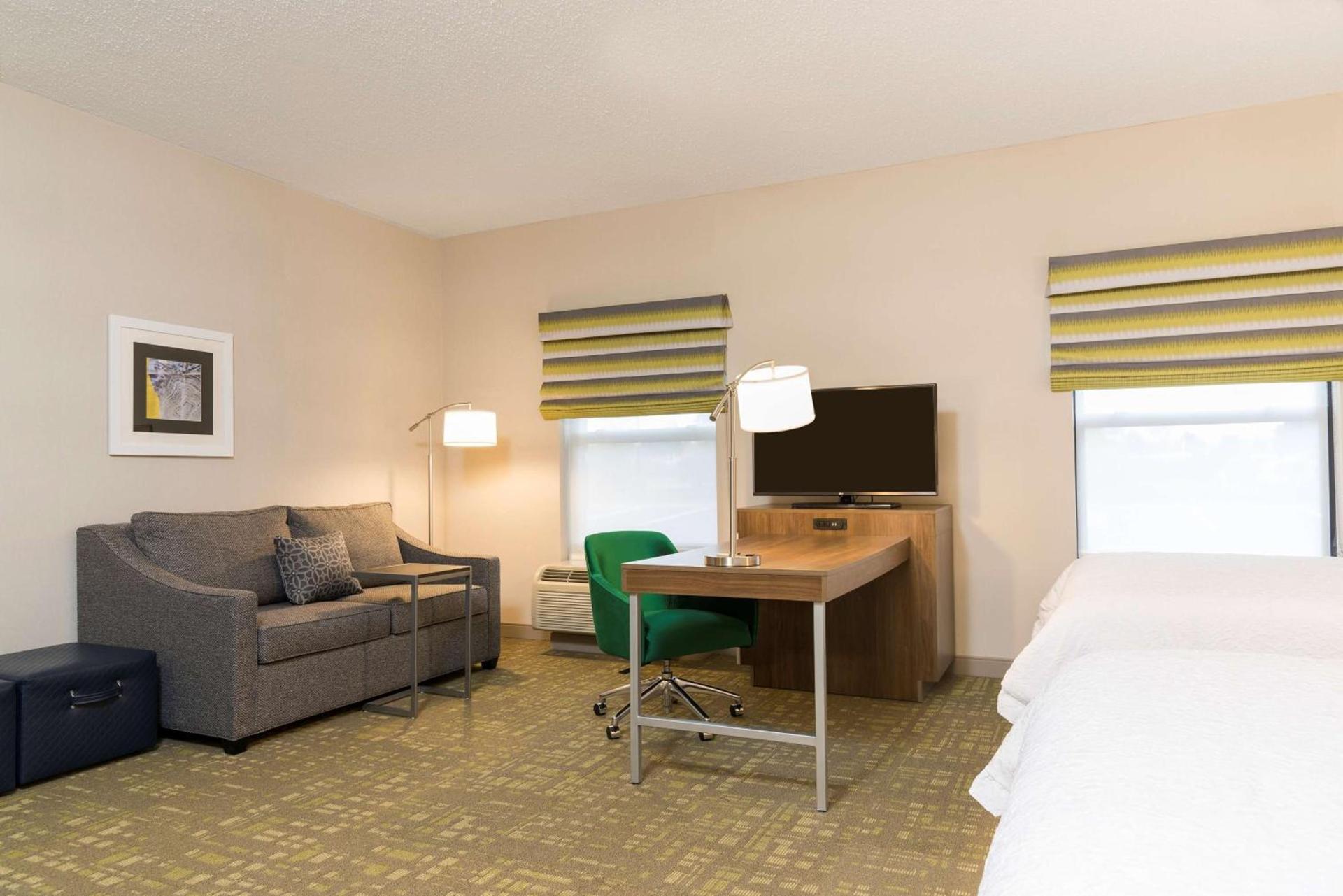 Hampton Inn & Suites East Lansing photo 39