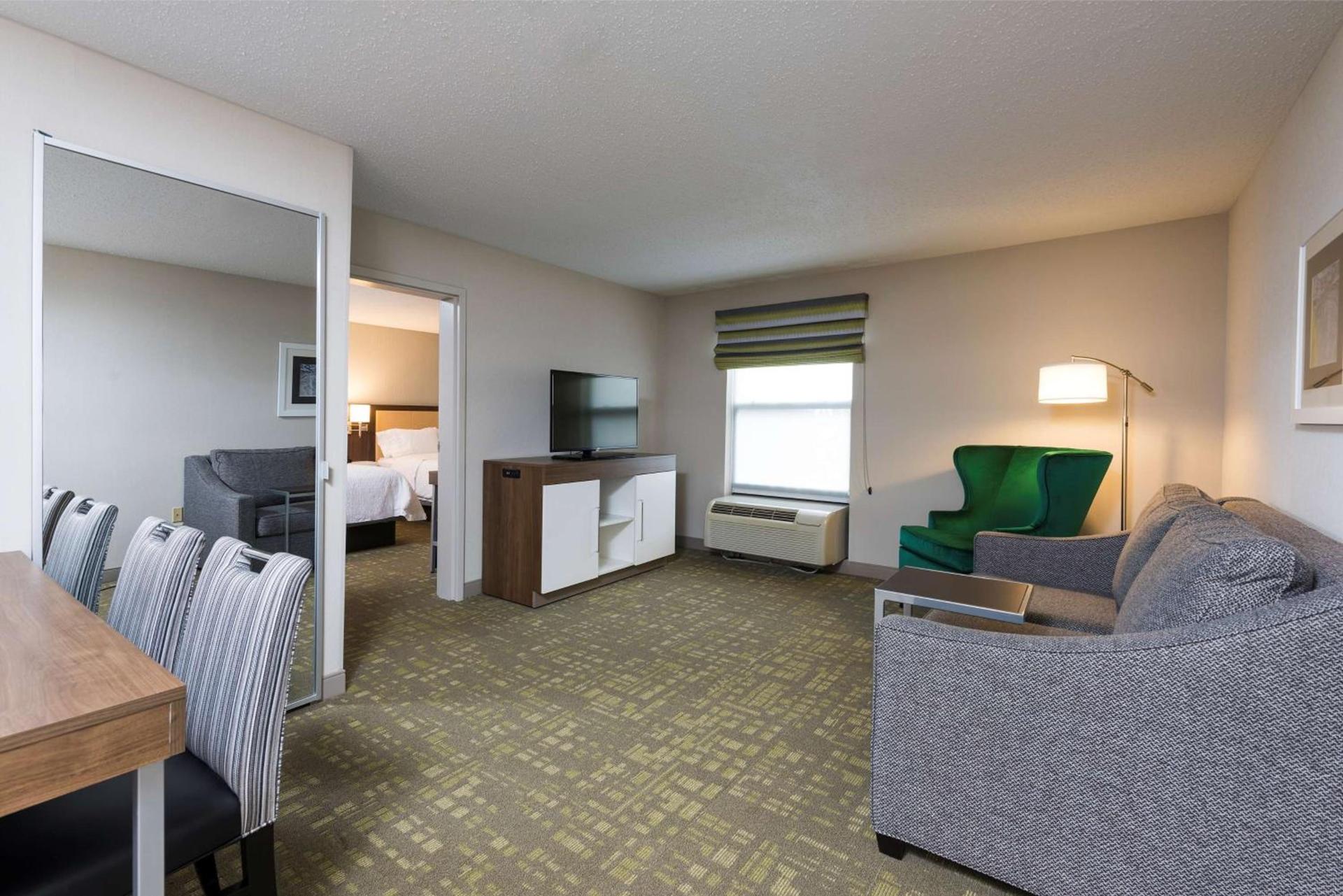 Hampton Inn & Suites East Lansing photo 25