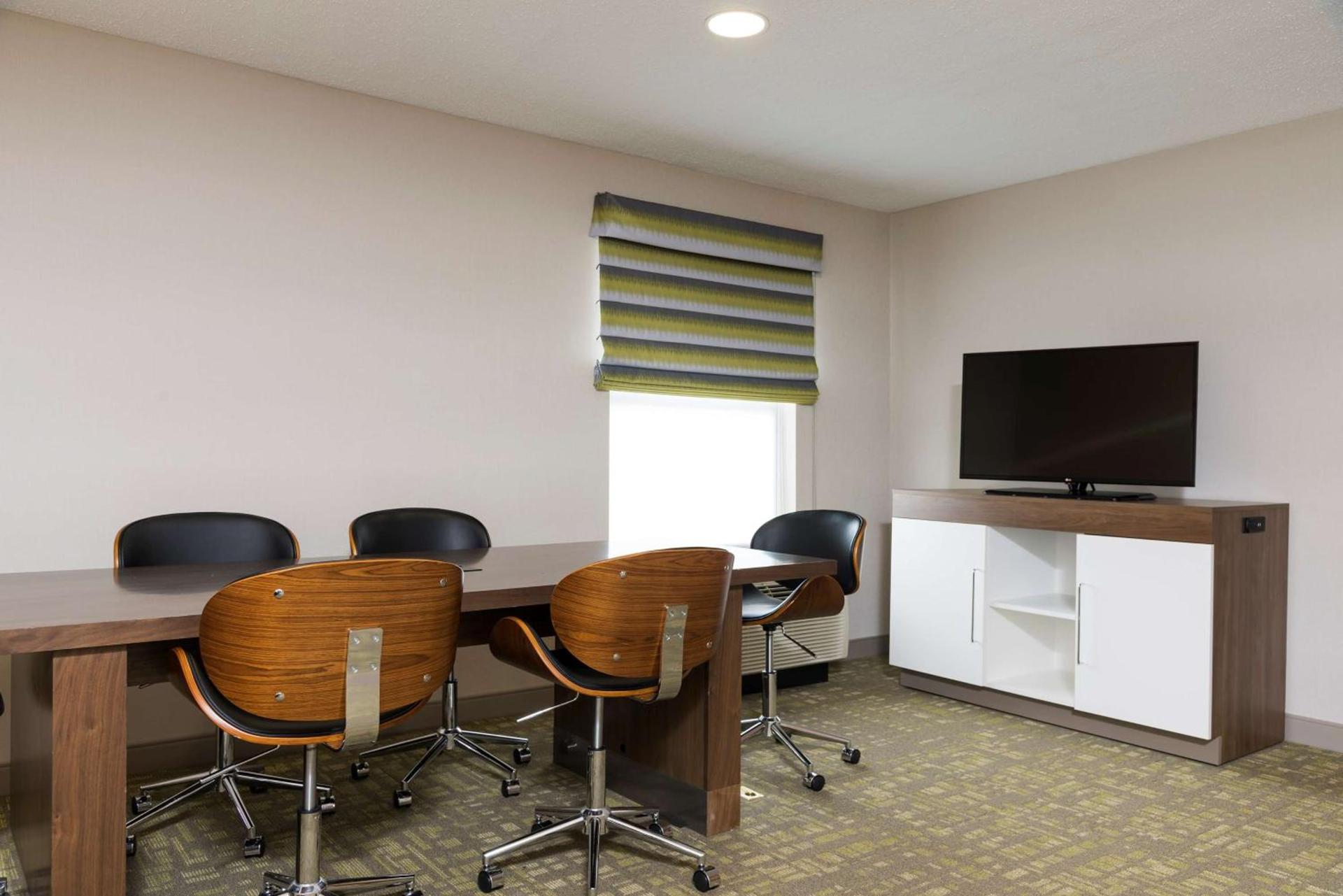 Hampton Inn & Suites East Lansing photo 26