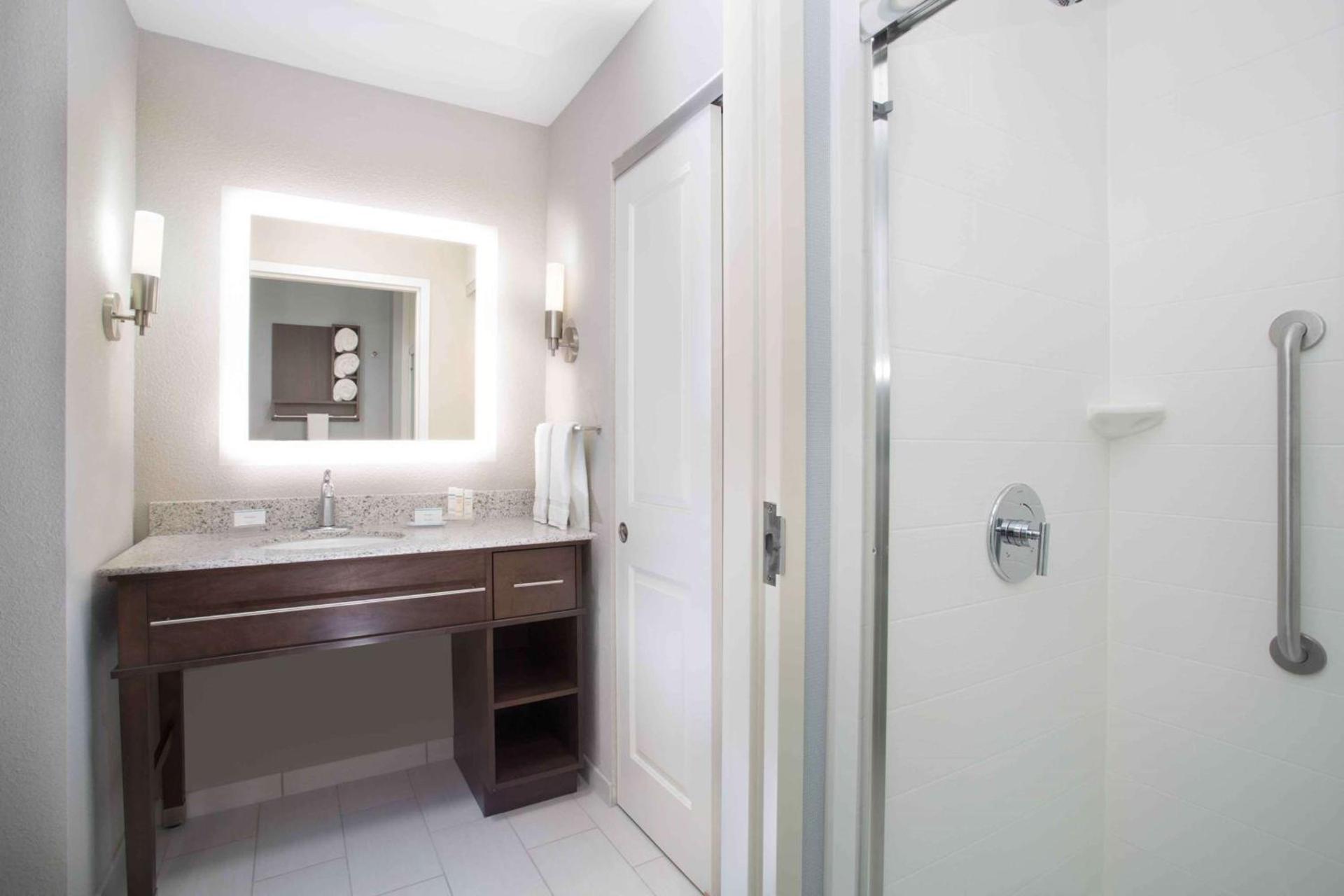 Homewood Suites By Hilton Las Vegas City Center photo 25