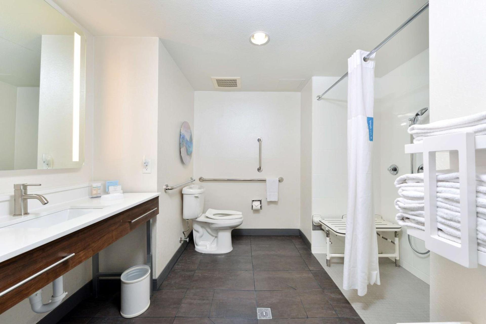 Hampton Inn & Suites Las Vegas Airport photo 33