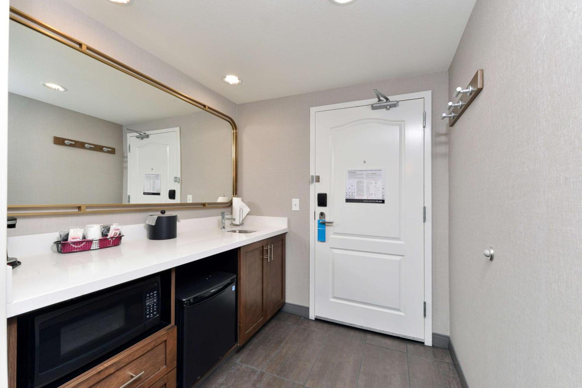 Hampton Inn & Suites Las Vegas Airport photo 34