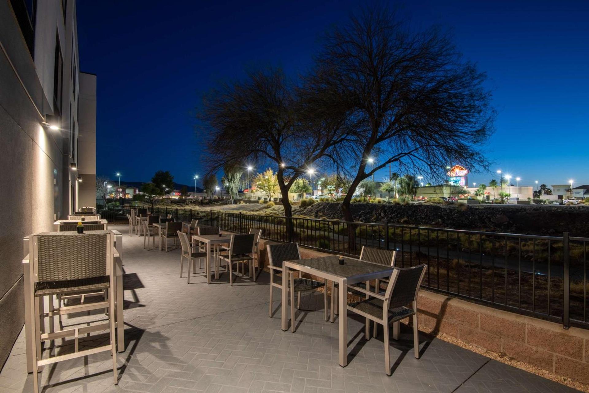 Hampton Inn & Suites Las Vegas-Henderson photo 3