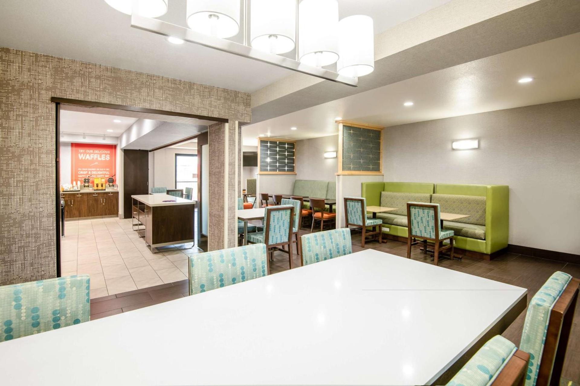 Hampton Inn & Suites Las Vegas-Henderson photo 18