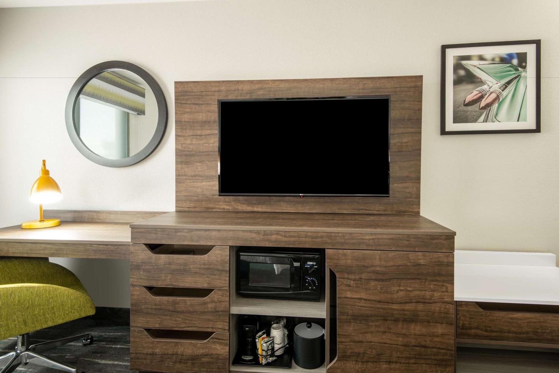 Hampton Inn & Suites Las Vegas-Henderson photo 26