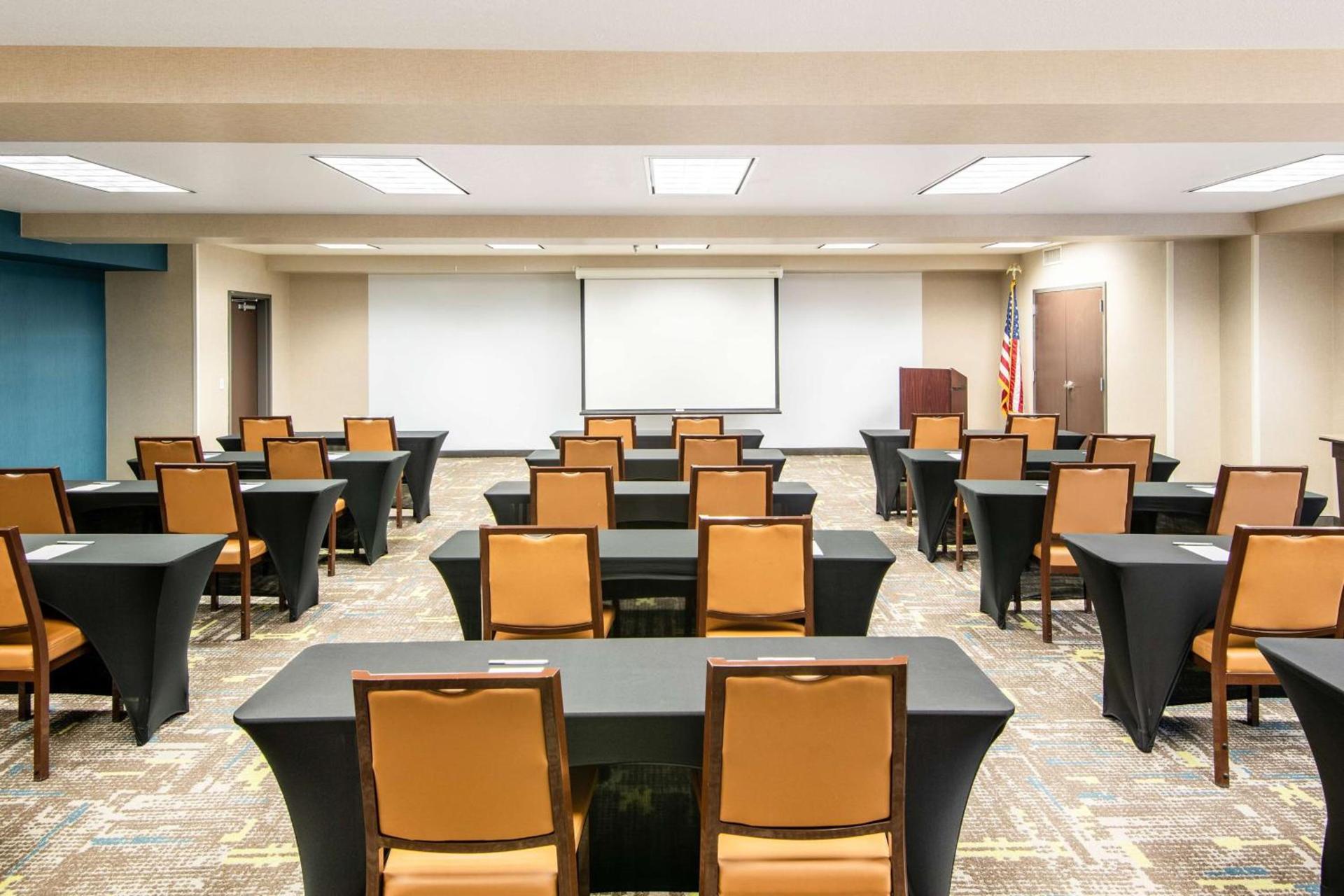 Hampton Inn & Suites Las Vegas-Henderson photo 39