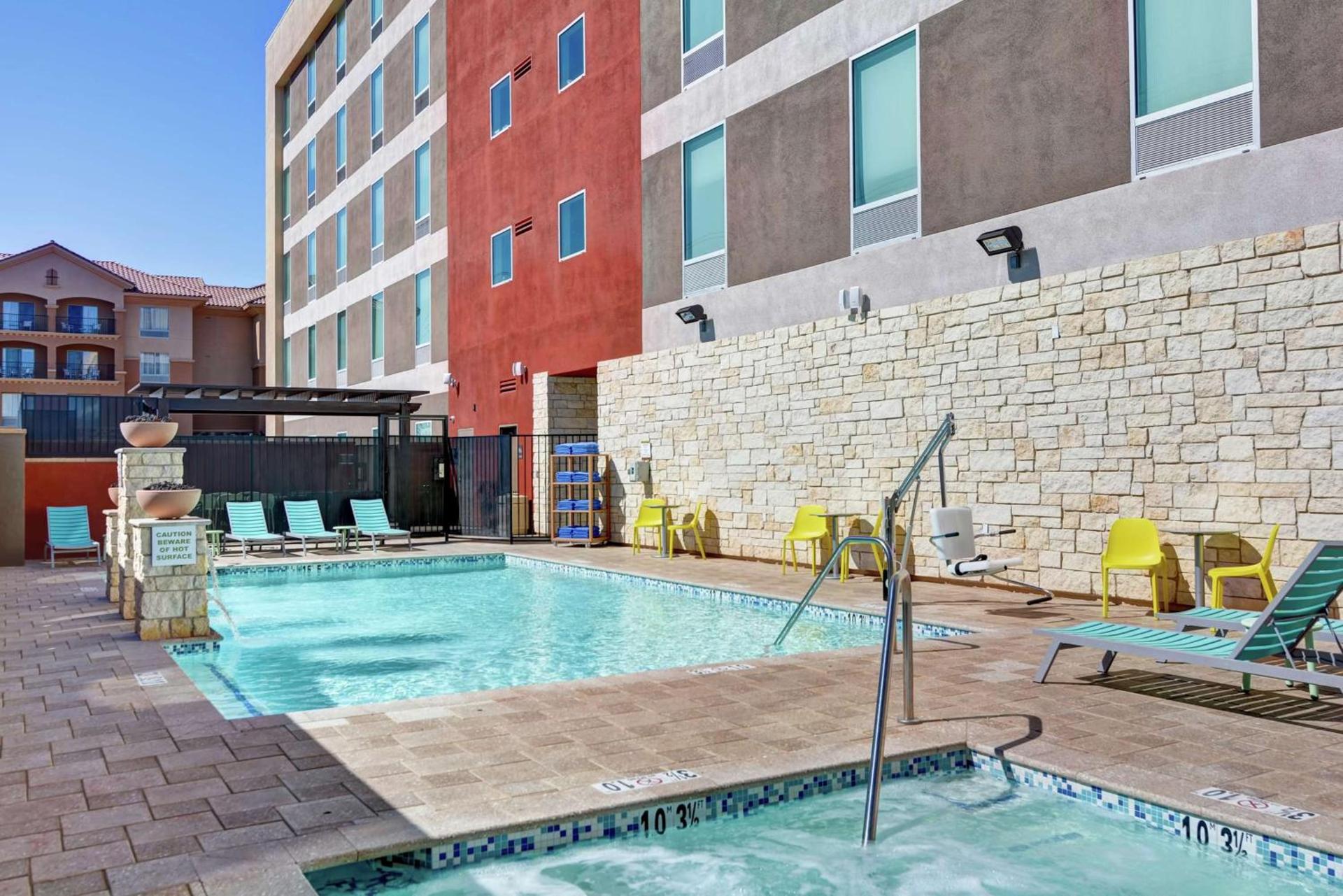 Home2 Suites By Hilton Las Vegas Strip South photo 9