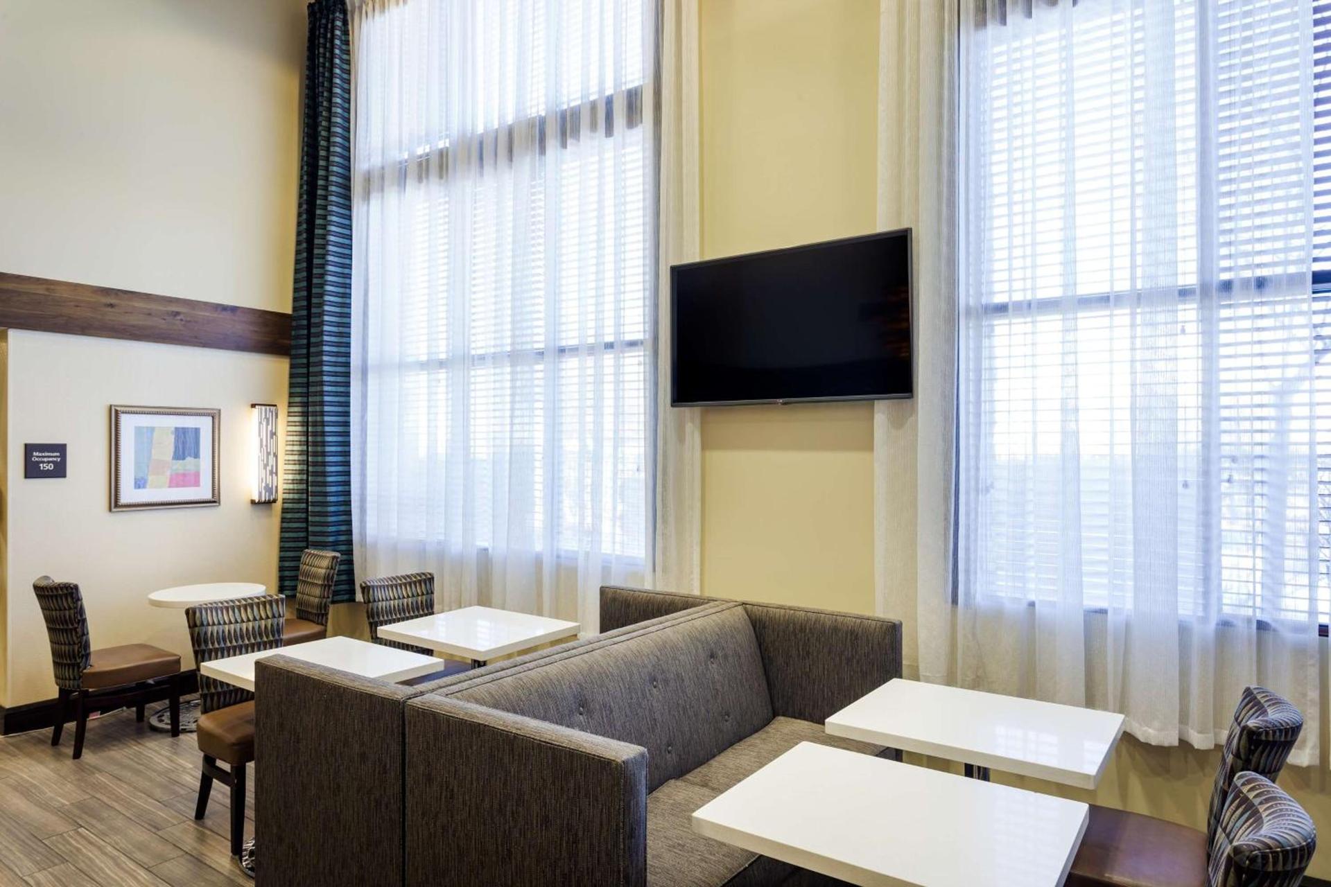 Hampton Inn & Suites Las Vegas-Red Rock/Summerlin photo 7