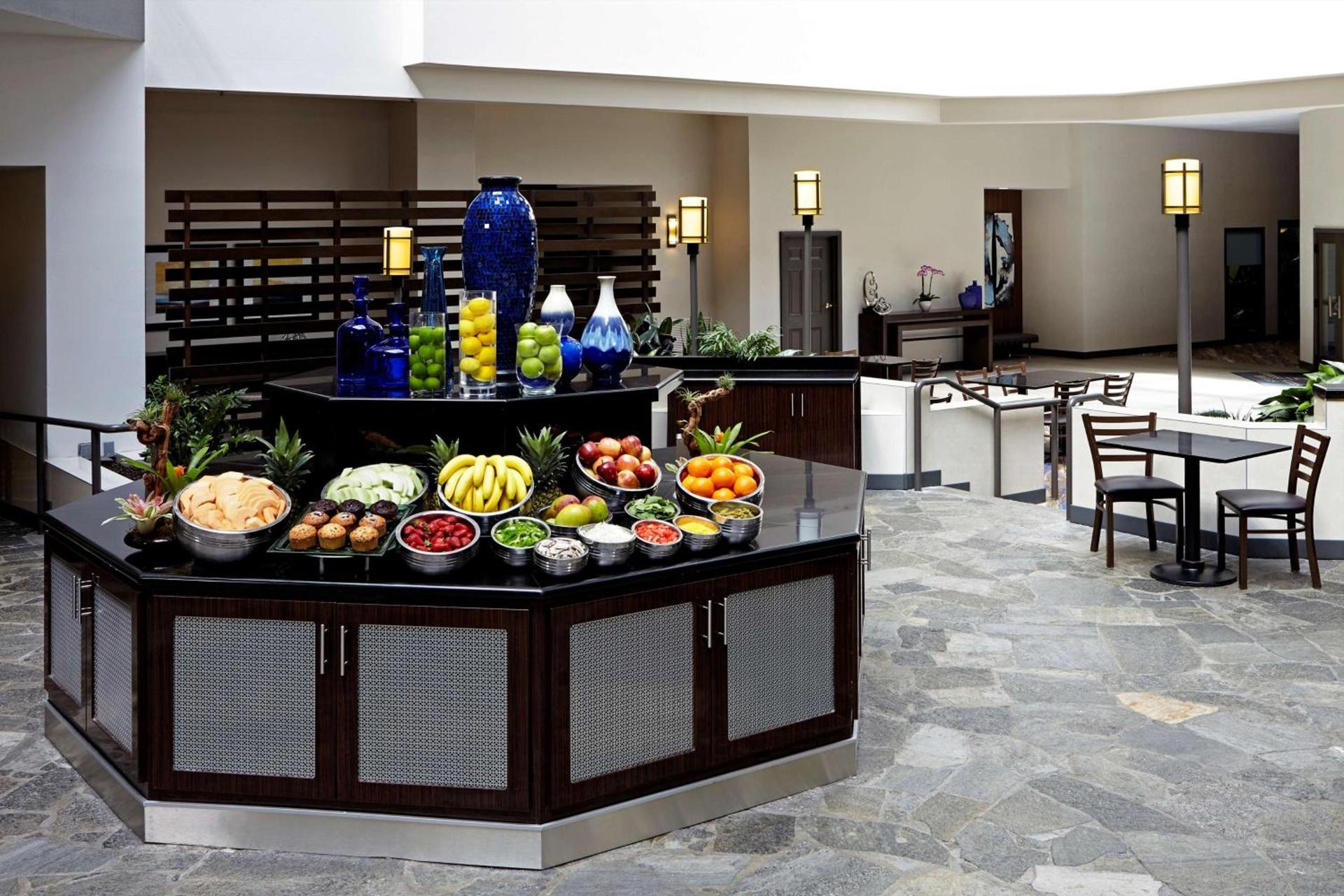 Embassy Suites Los Angeles - International Airport/North photo 16