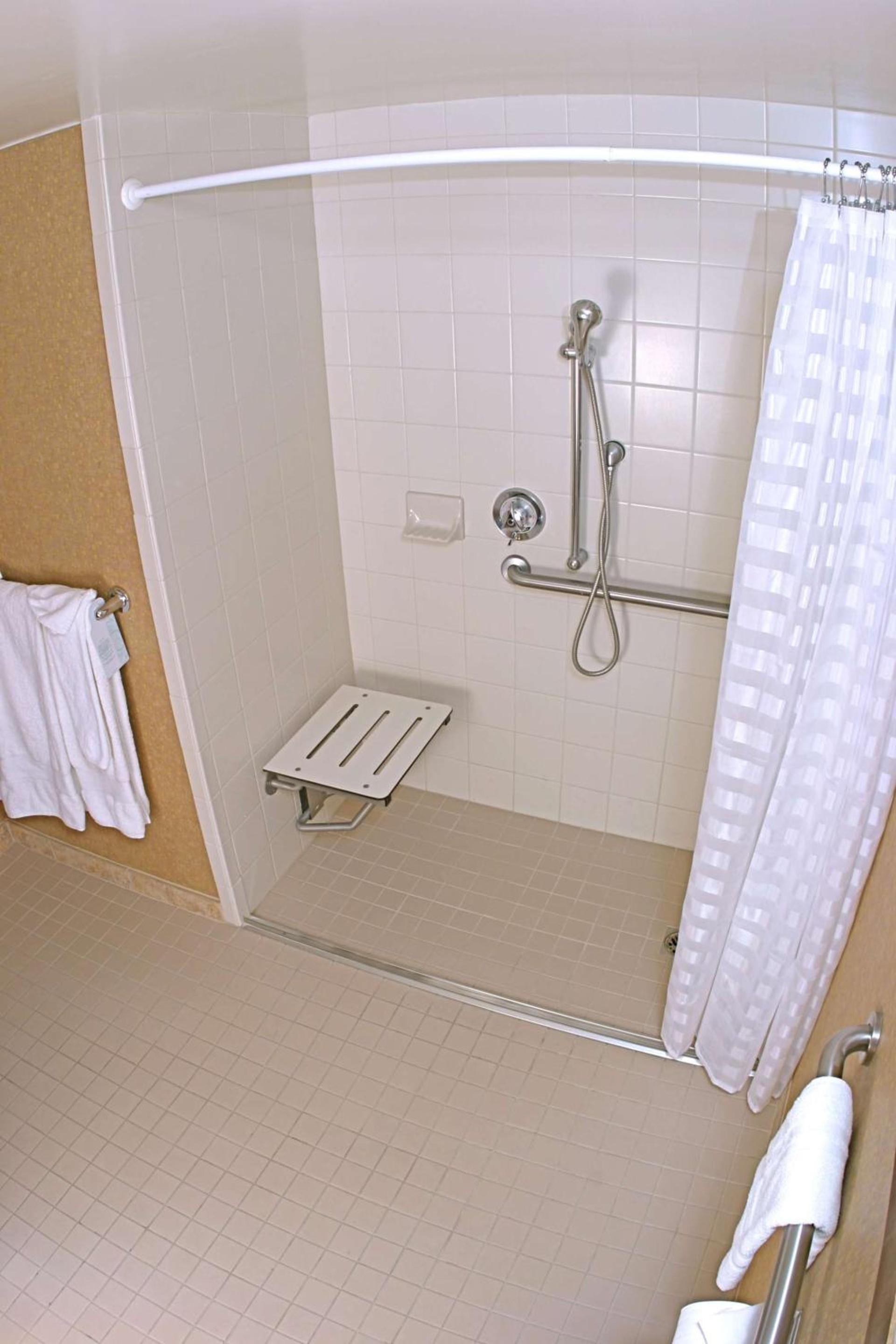 Embassy Suites Los Angeles - International Airport/North photo 32