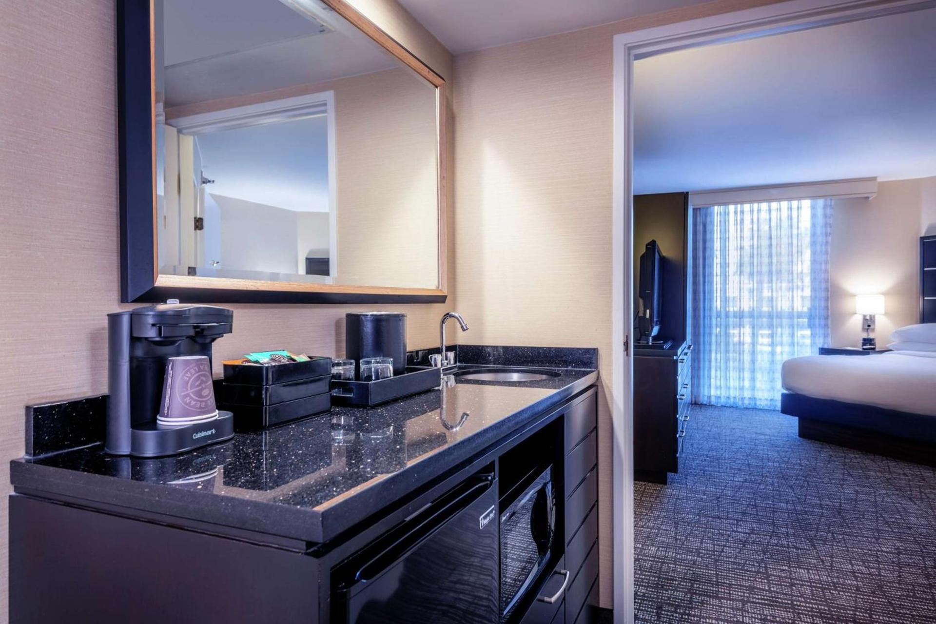 Embassy Suites Los Angeles - International Airport/North photo 43