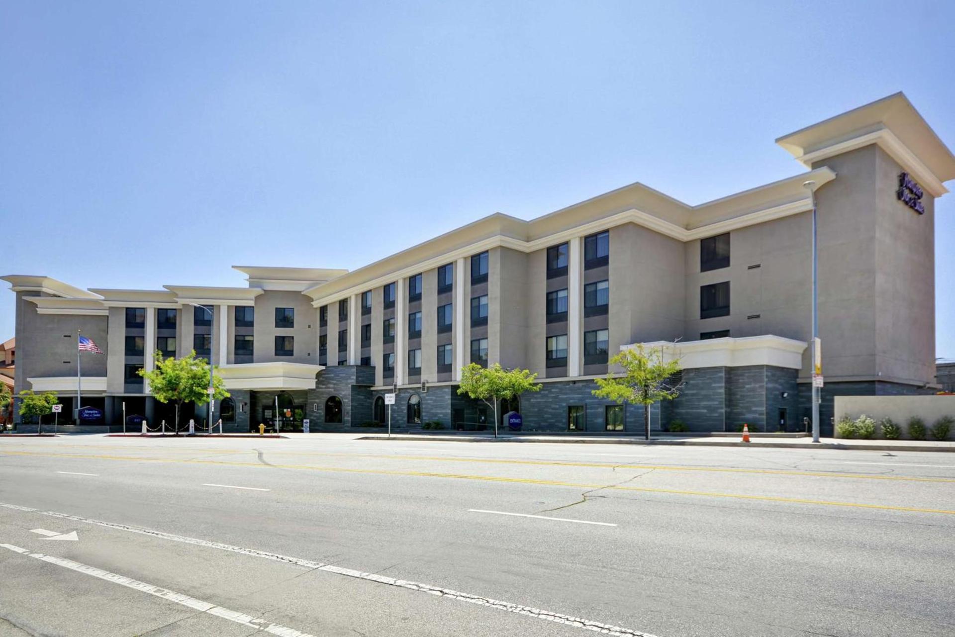 Hampton Inn & Suites Los Angeles Burbank Airport photo 2