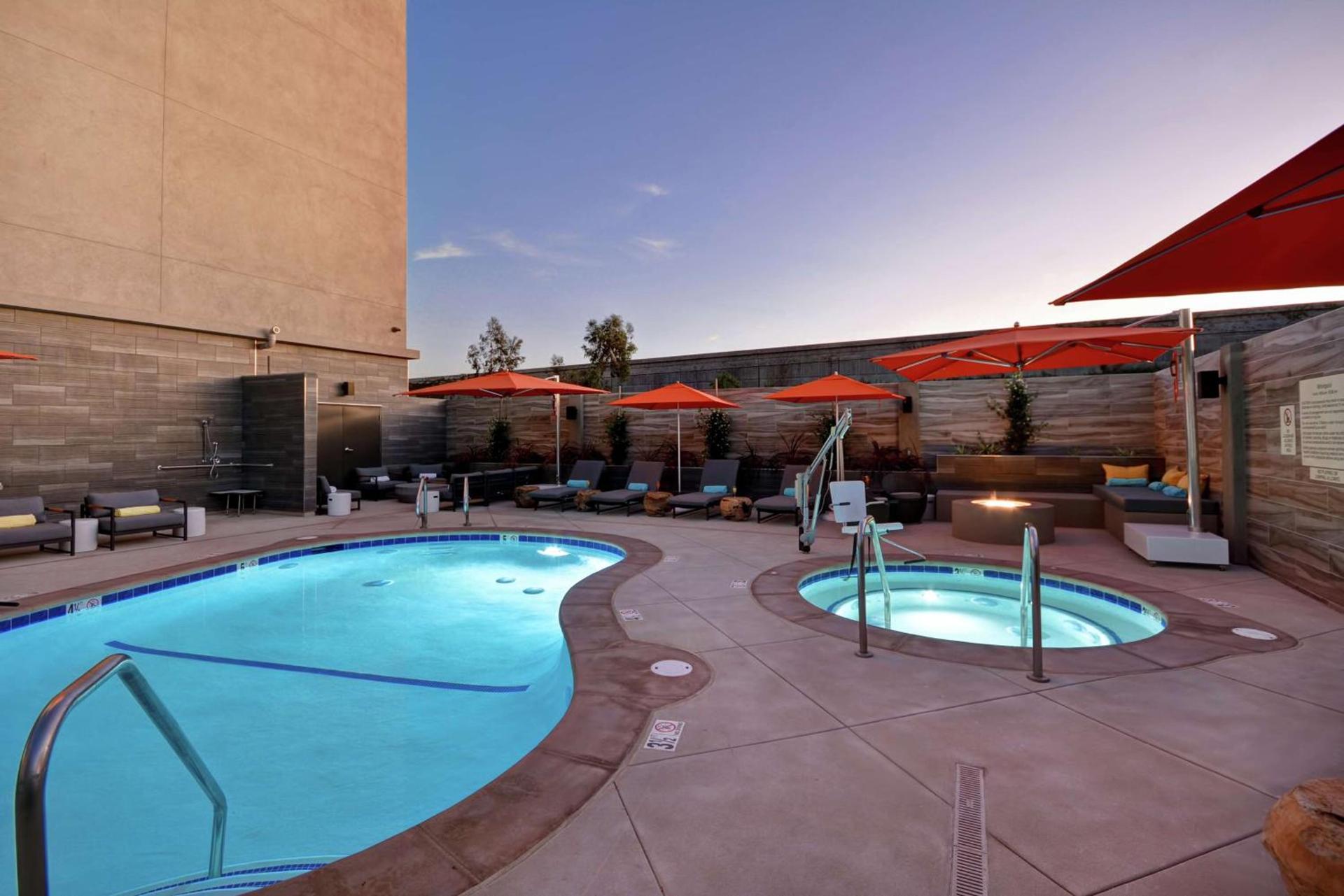 Hampton Inn & Suites Los Angeles Burbank Airport photo 4