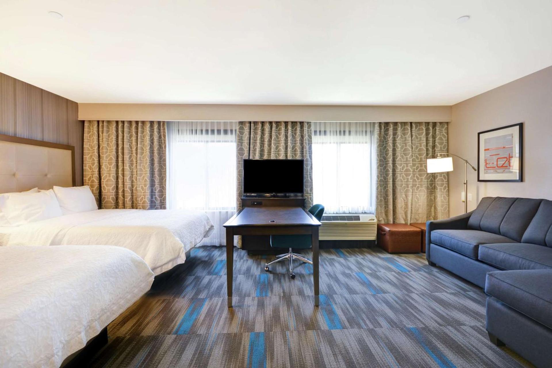 Hampton Inn & Suites Los Angeles Burbank Airport photo 17