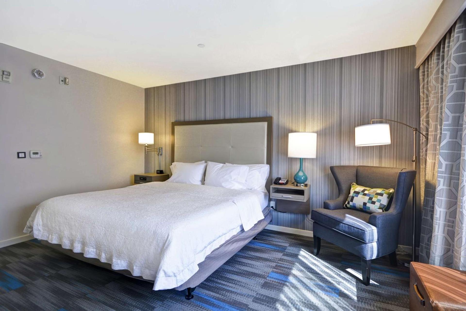 Hampton Inn & Suites Los Angeles Burbank Airport photo 19