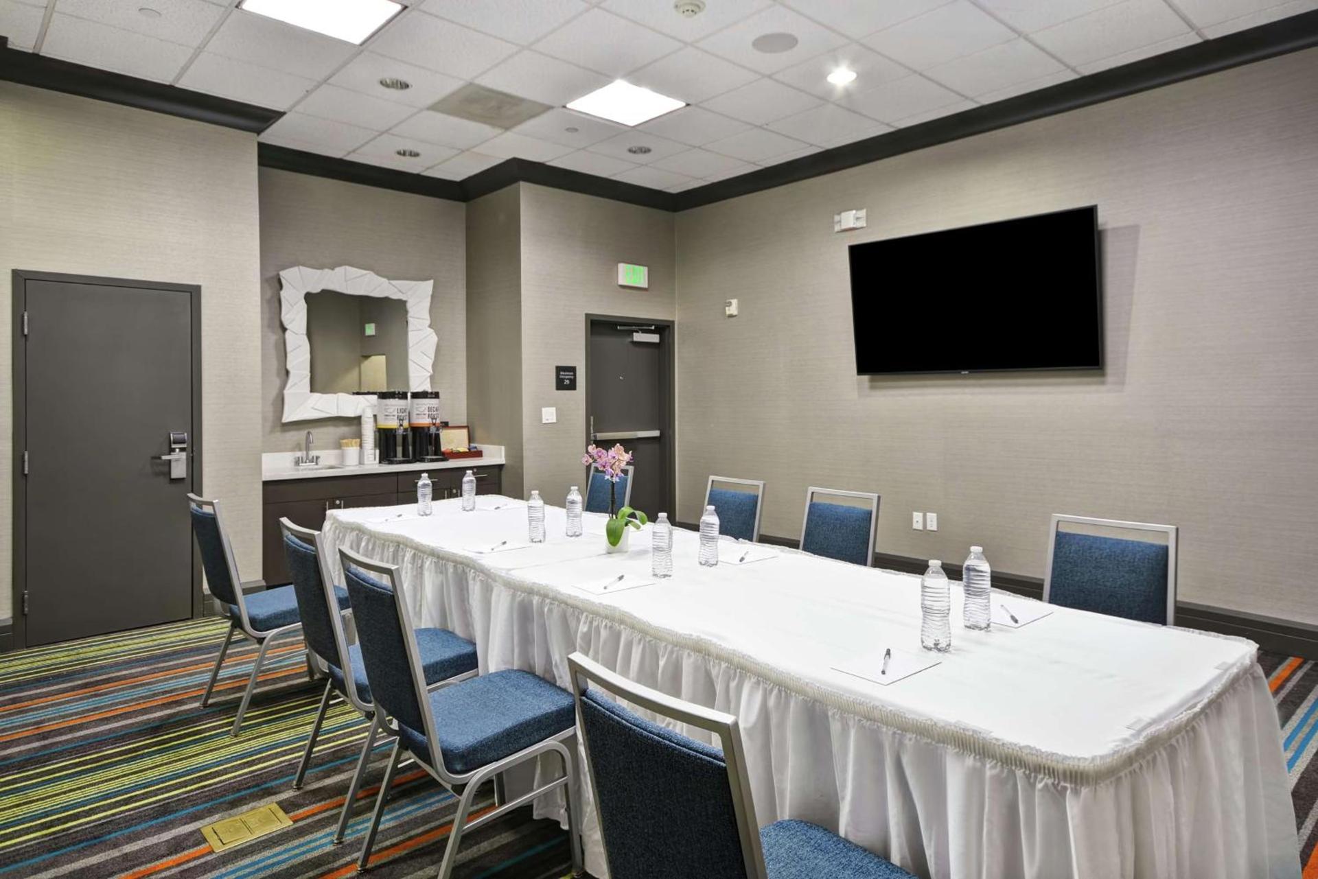 Hampton Inn & Suites Los Angeles Burbank Airport photo 26