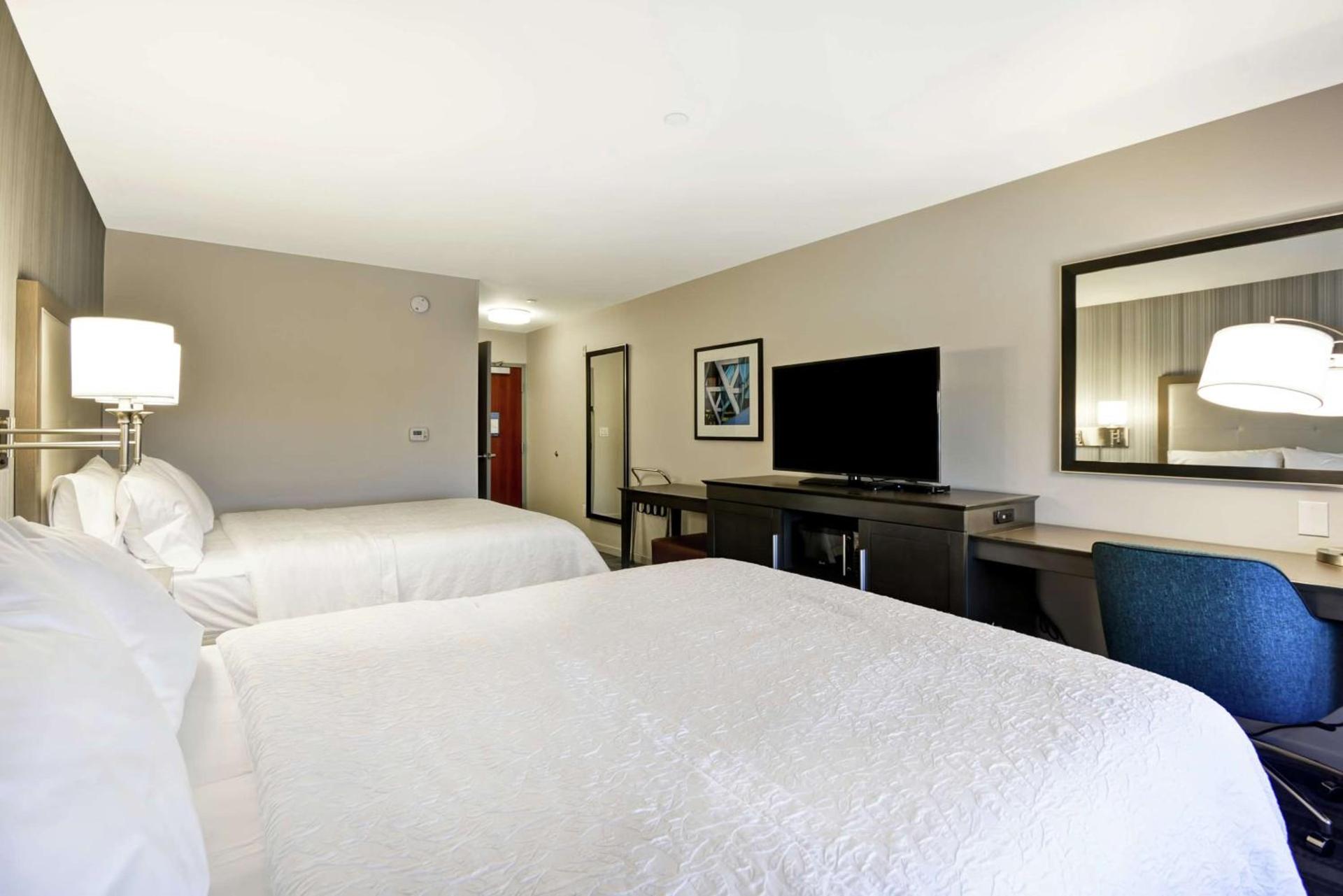 Hampton Inn & Suites Los Angeles Burbank Airport photo 31