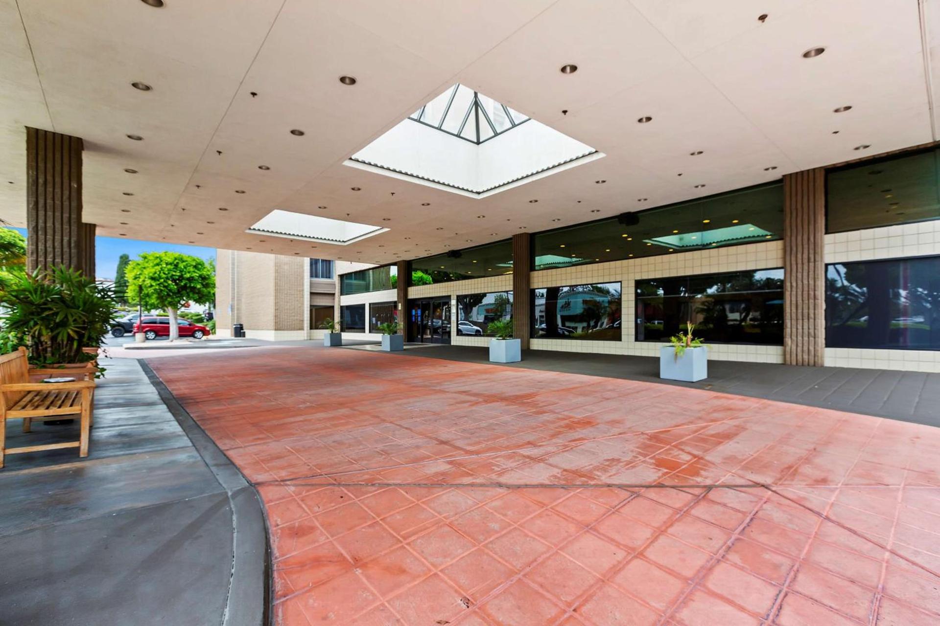 Doubletree by Hilton Whittier photo 5