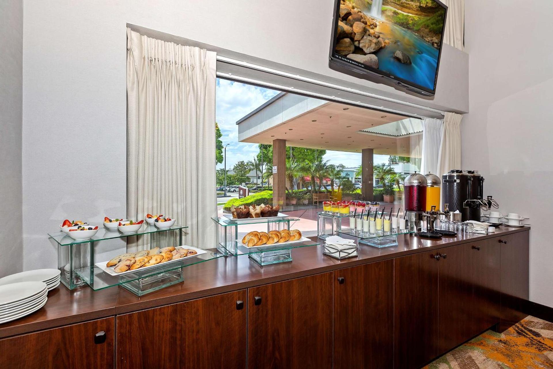 Doubletree by Hilton Whittier photo 12