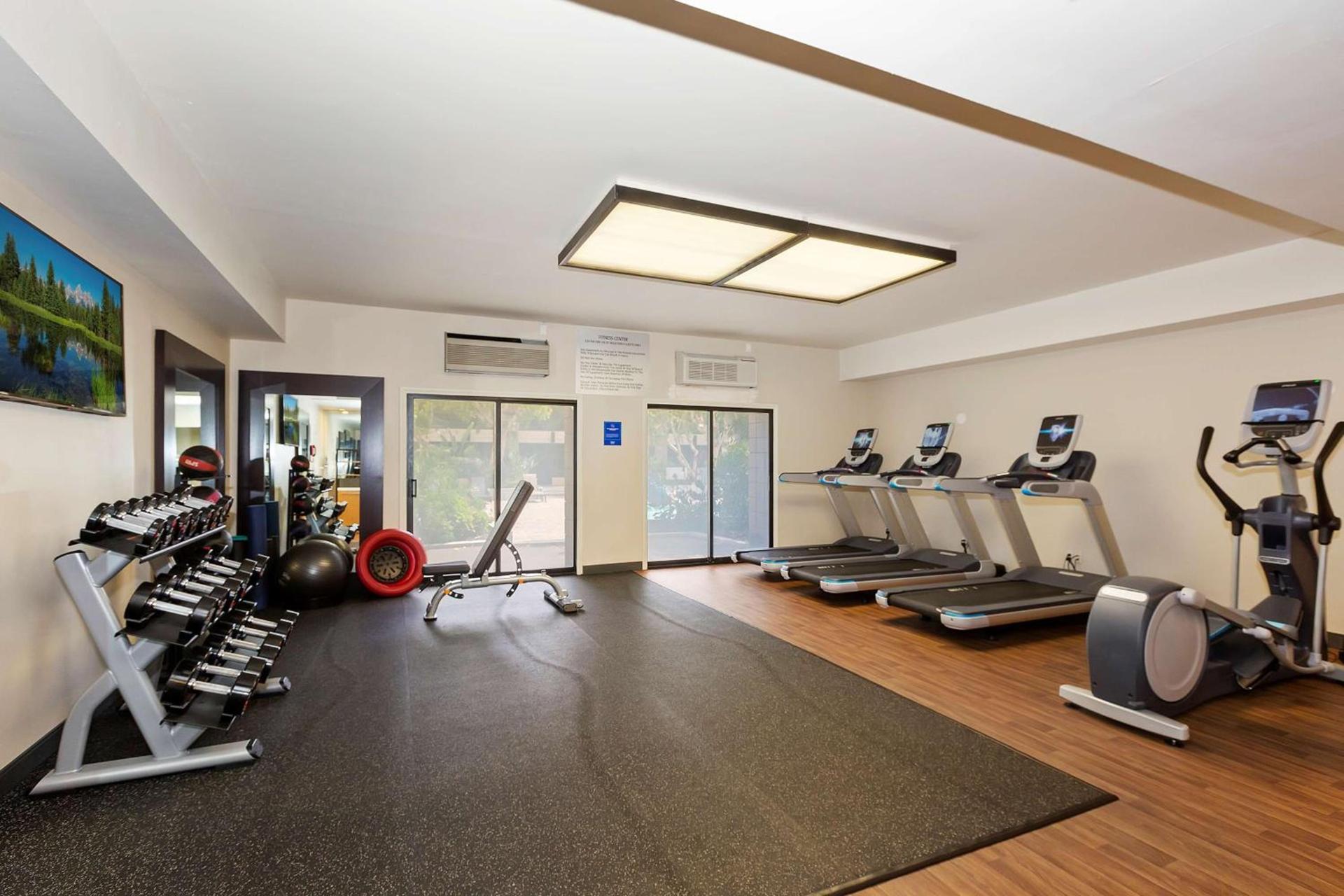 Doubletree by Hilton Whittier photo 16