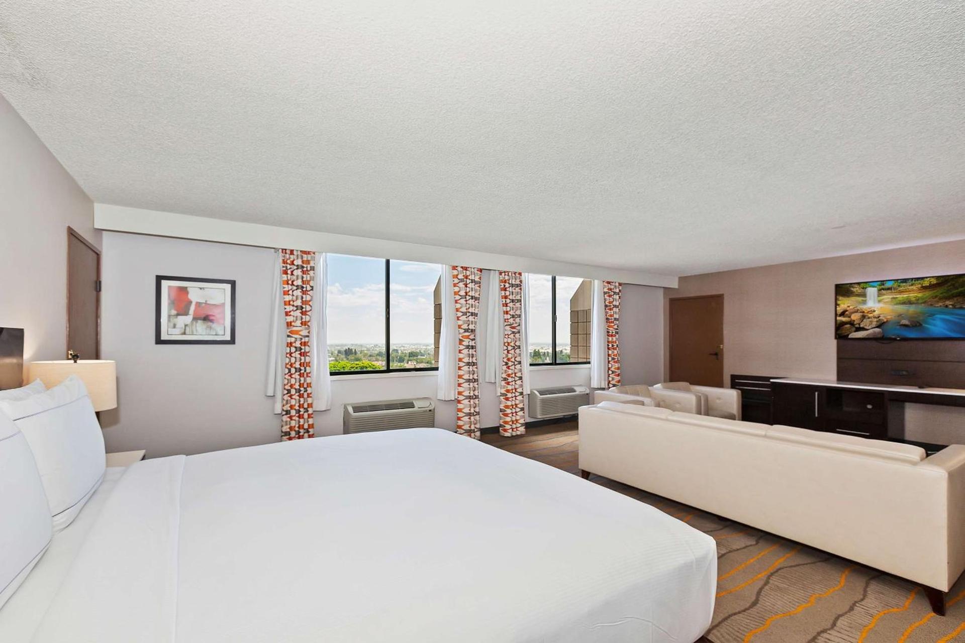 Doubletree by Hilton Whittier photo 19